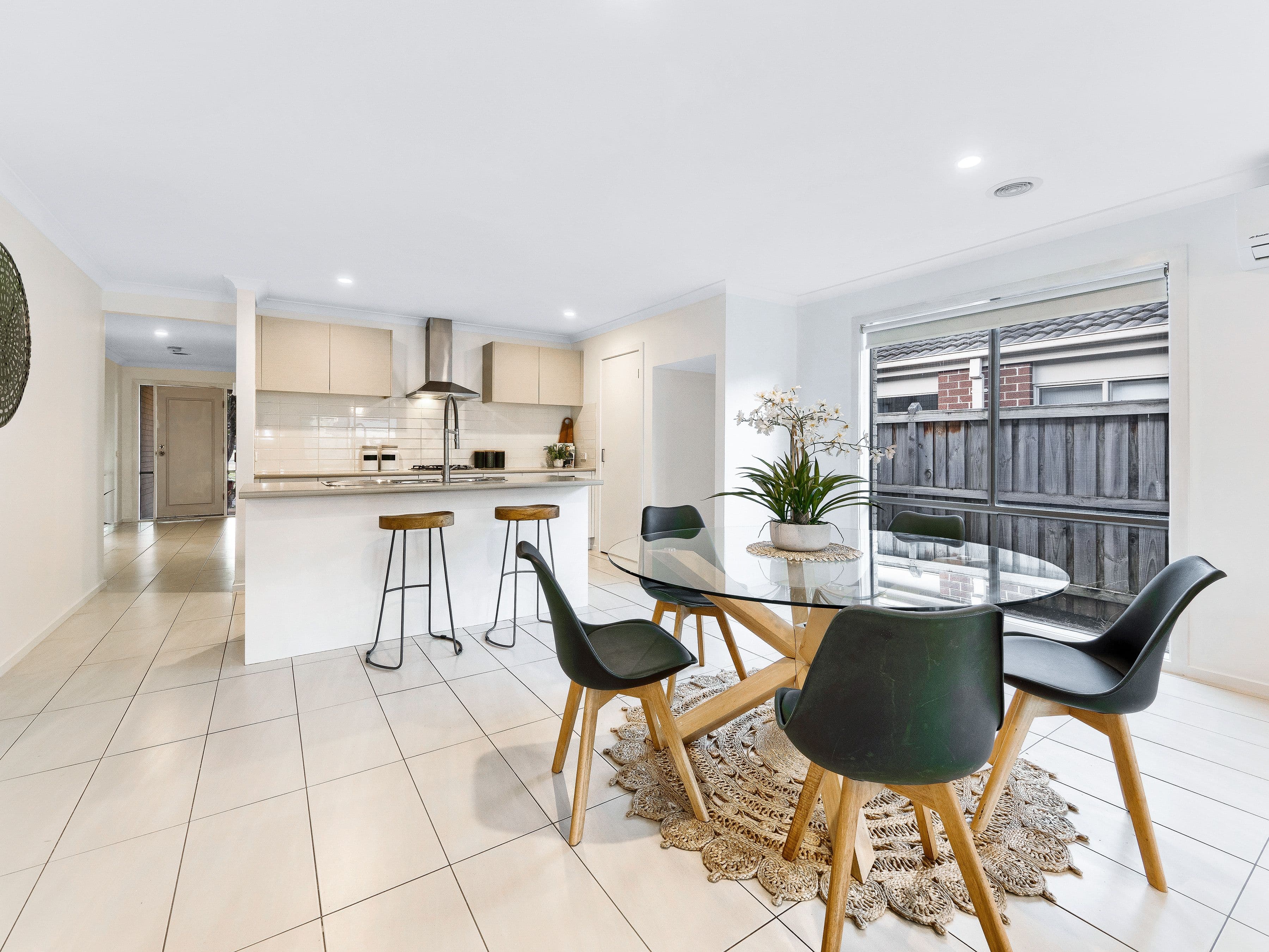 6 Sutton Rise, Cranbourne North VIC 3977, Cranbourne North - Thumbnail 2