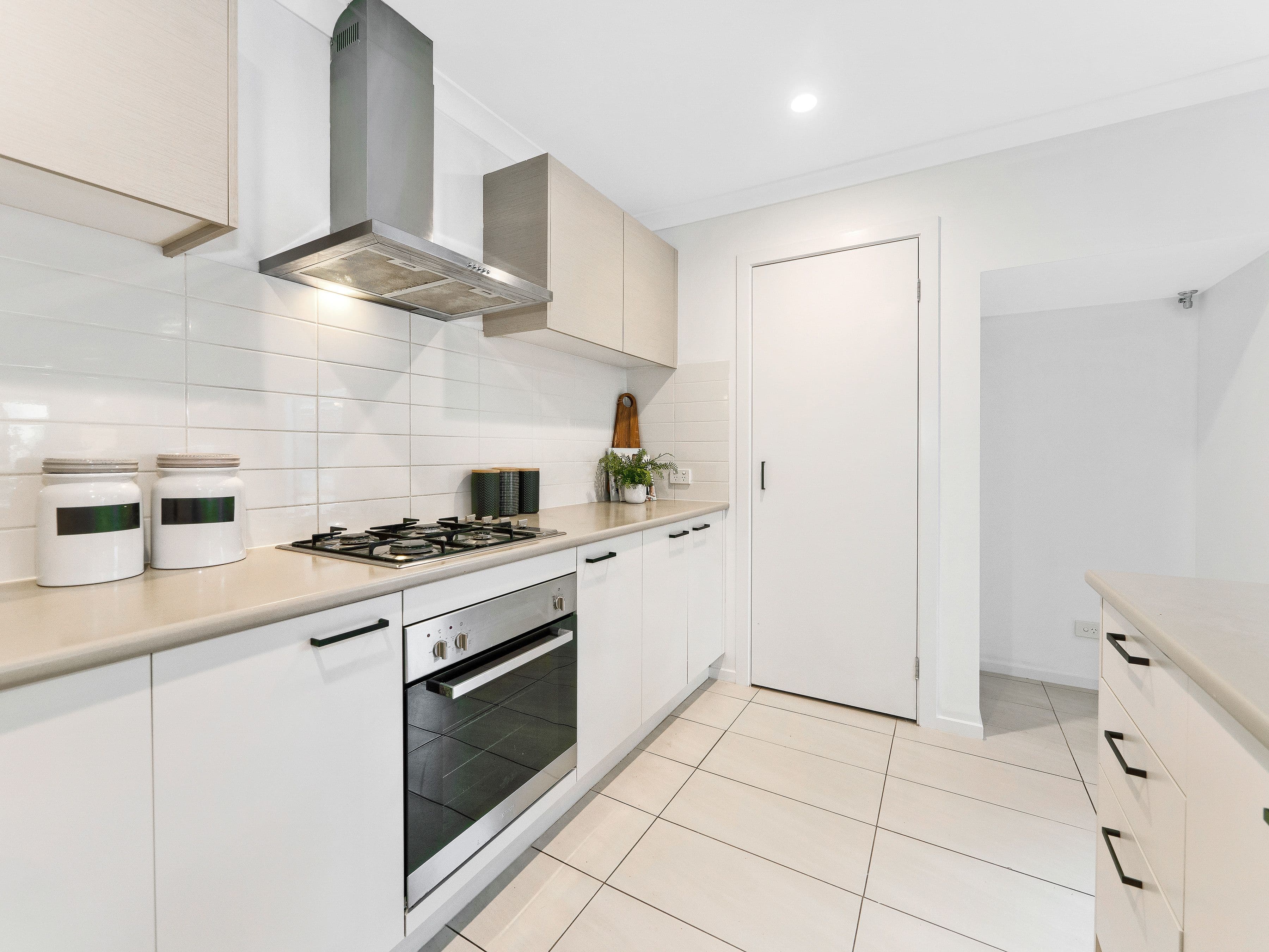 6 Sutton Rise, Cranbourne North VIC 3977, Cranbourne North - Thumbnail 4