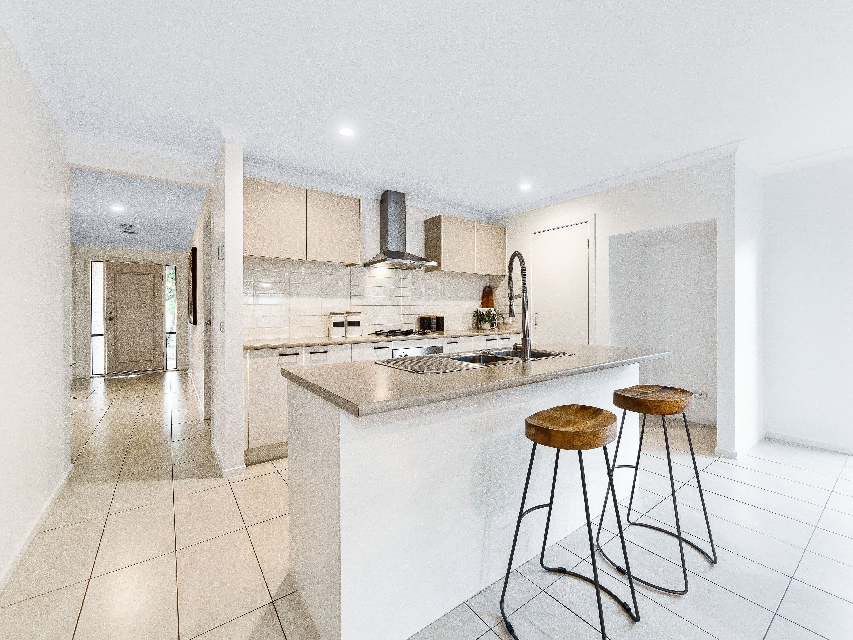 6 Sutton Rise, Cranbourne North VIC 3977, Cranbourne North - Thumbnail 5