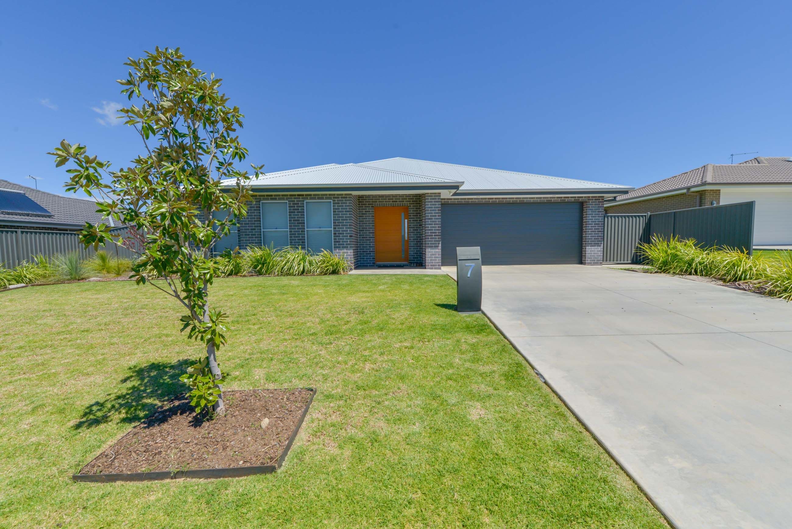7 Grand Meadows Drive, Tamworth NSW 2340, Tamworth - Image 1