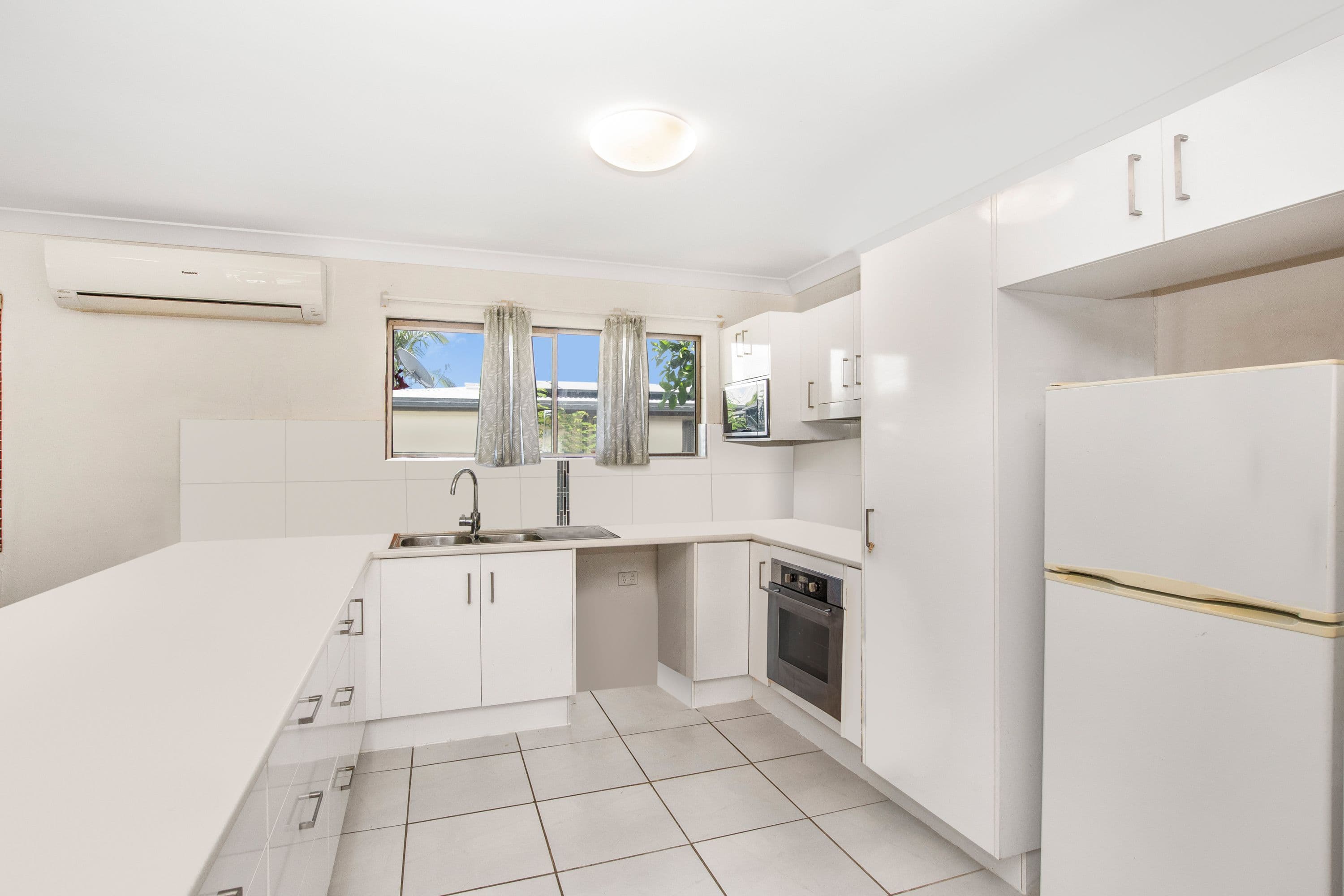 12 Mathiesen Street, Cranbrook QLD 4814, Cranbrook - Thumbnail 4