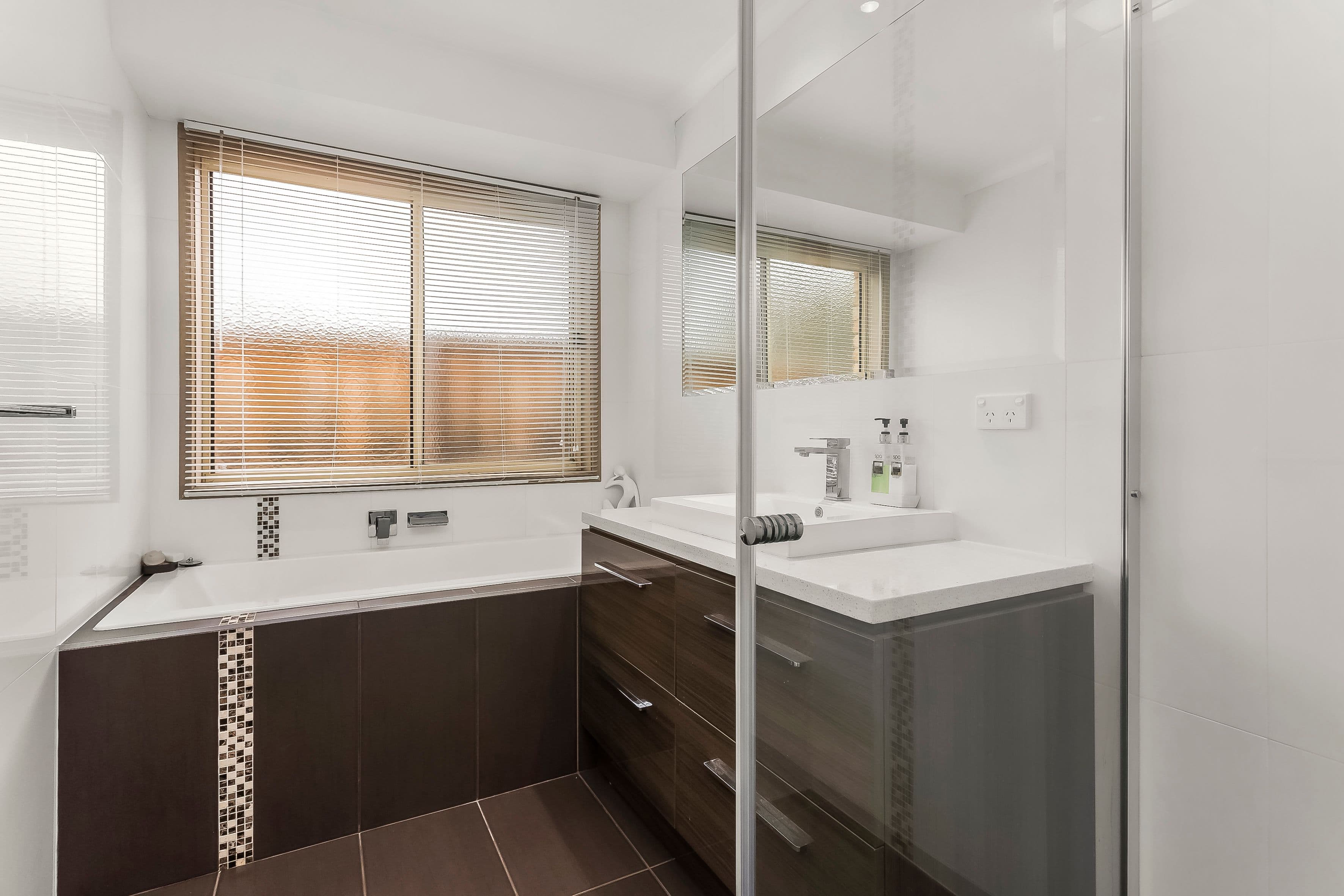 23 Applewood Drive, Knoxfield VIC 3180, Knoxfield - Thumbnail 8