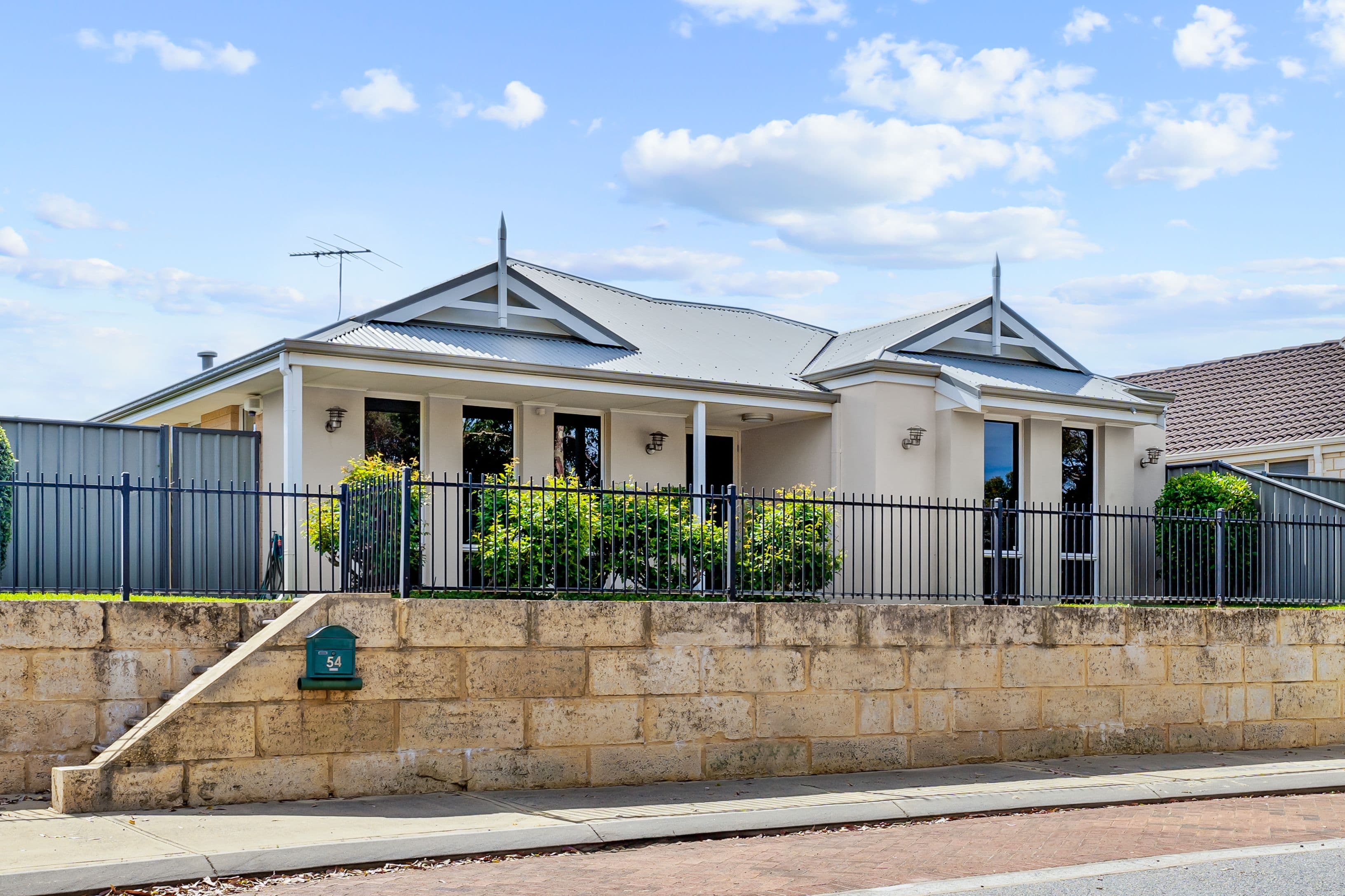 54 Kingaroy Drive, Baldivis WA 6171, Baldivis - Thumbnail 2