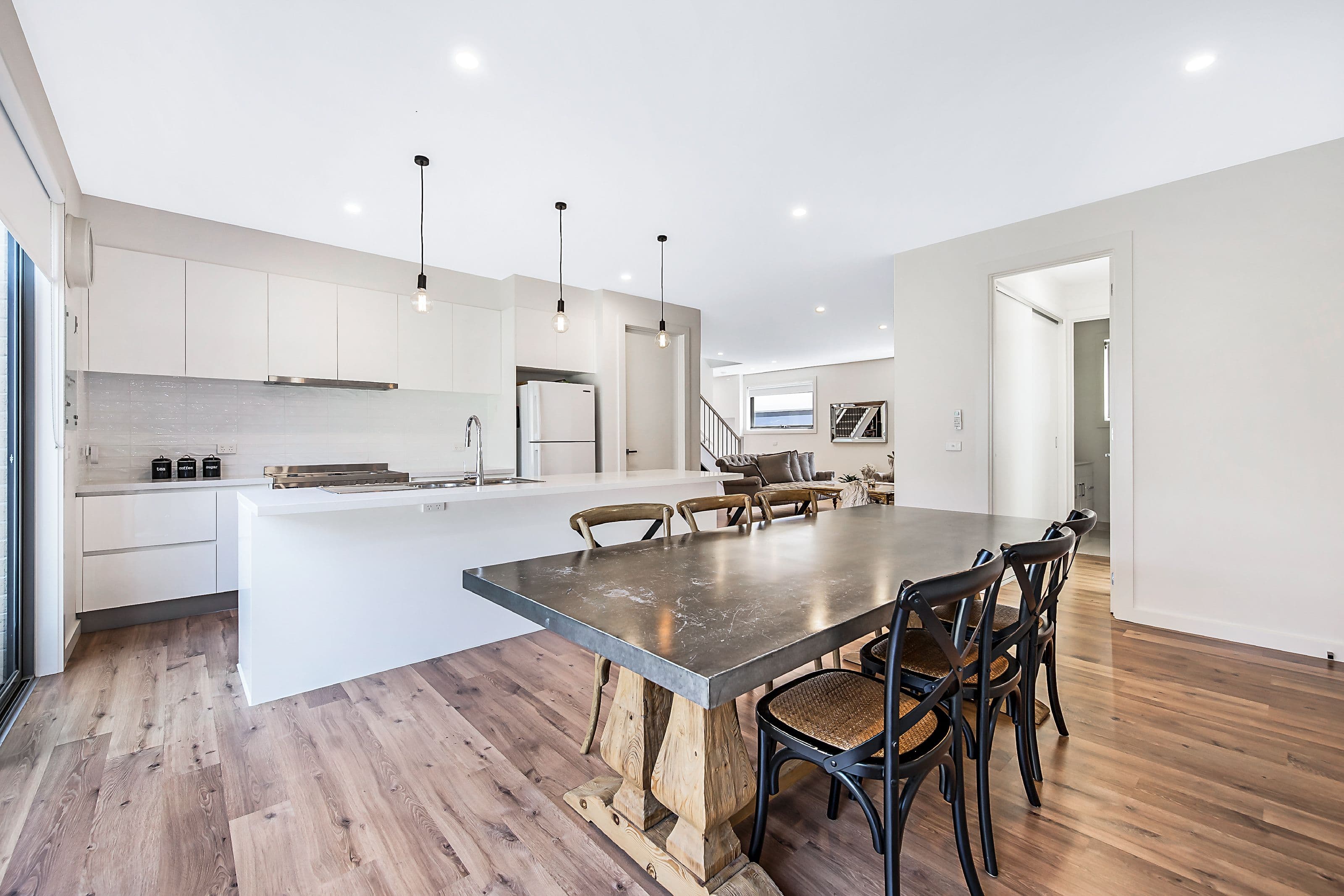 6B Amesbury Court, Mount Waverley VIC 3149, Mount Waverley - Thumbnail 4