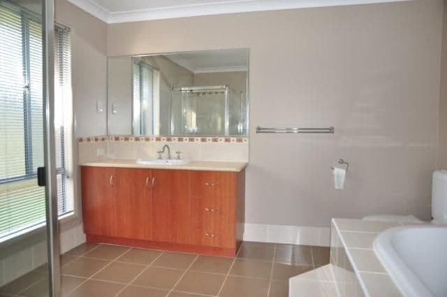 13 Shelton Crescent, KEARNEYS SPRING QLD 4350, Kearneys Spring - Thumbnail 5
