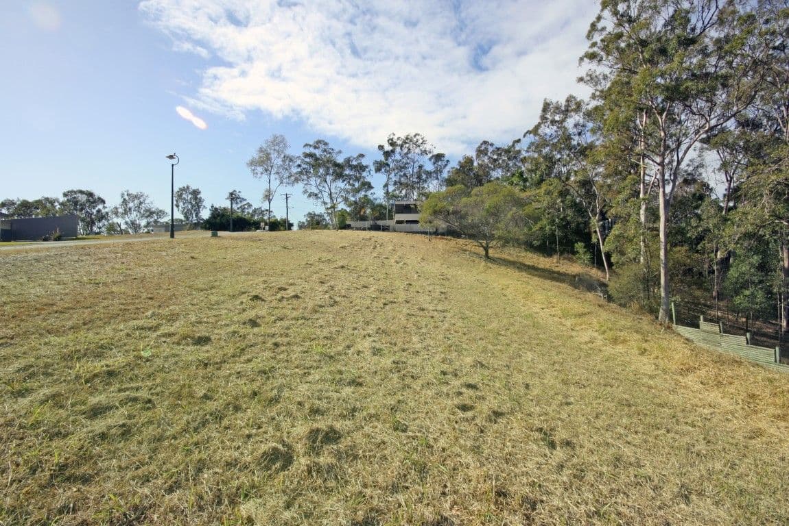 8 Mizen Place, Holland Park West QLD 4121, Holland Park West - Thumbnail 2