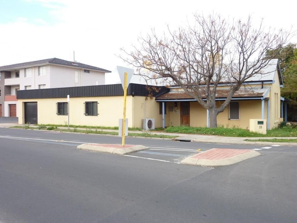 20 Clifton Street, BUNBURY WA 6230, Bunbury - Thumbnail 2