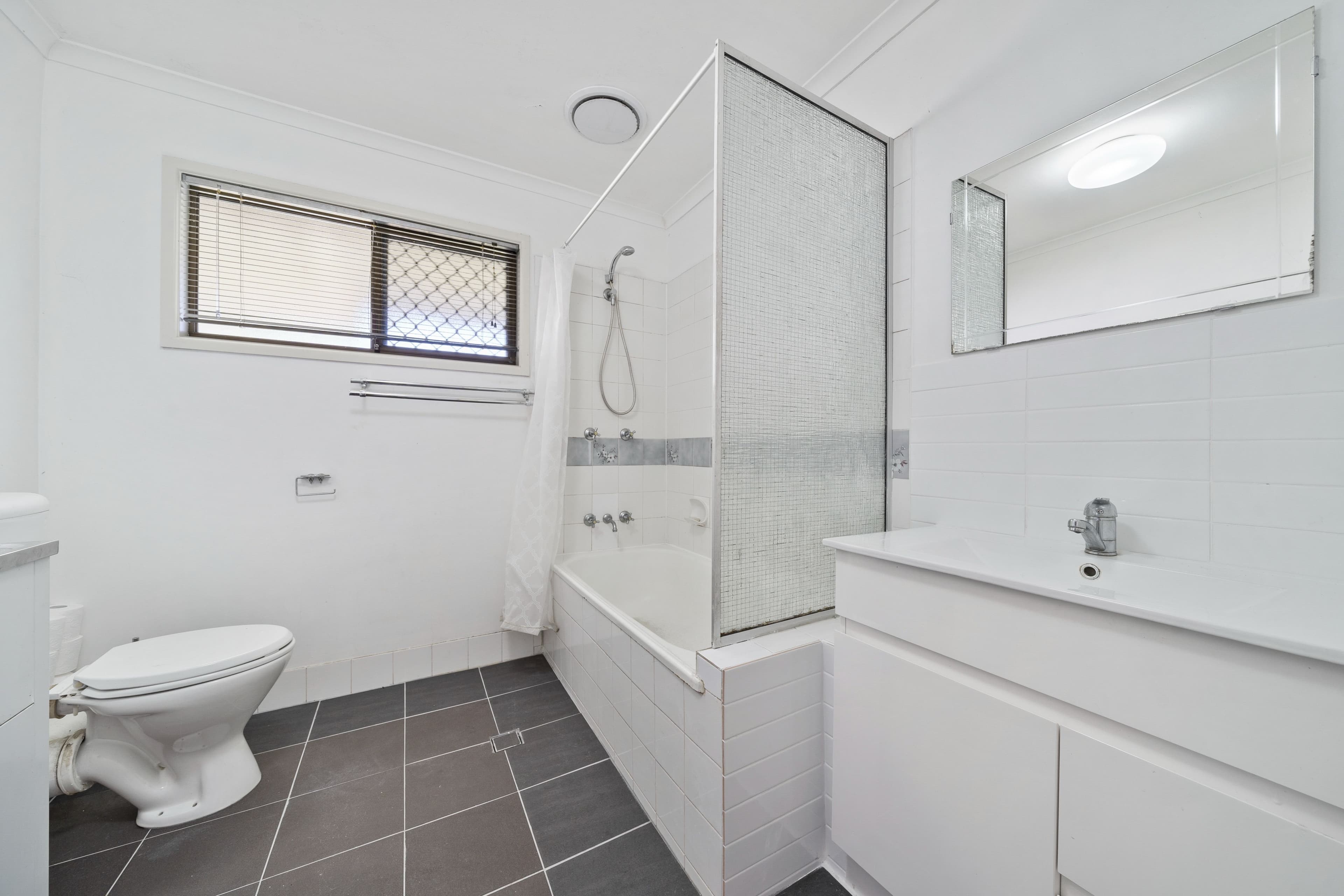 14 Clarendon Avenue, Bethania QLD 4205, Bethania - Thumbnail 6