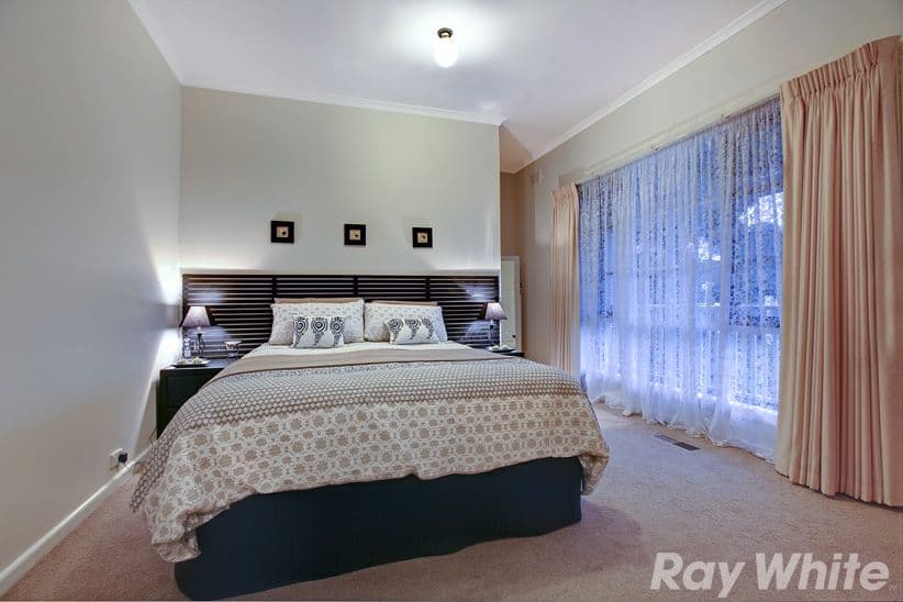 32 Lloyd Avenue, Reservoir VIC 3073, Reservoir - Thumbnail 4