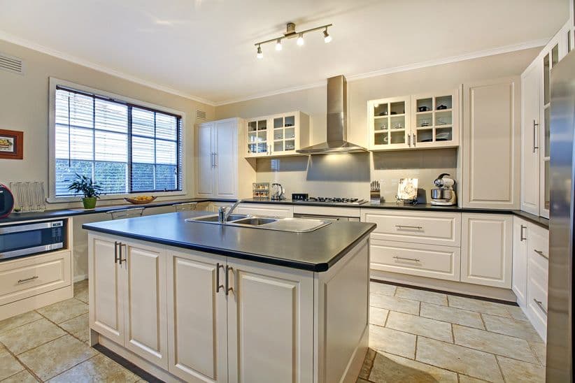 32 Lloyd Avenue, Reservoir VIC 3073, Reservoir - Thumbnail 6