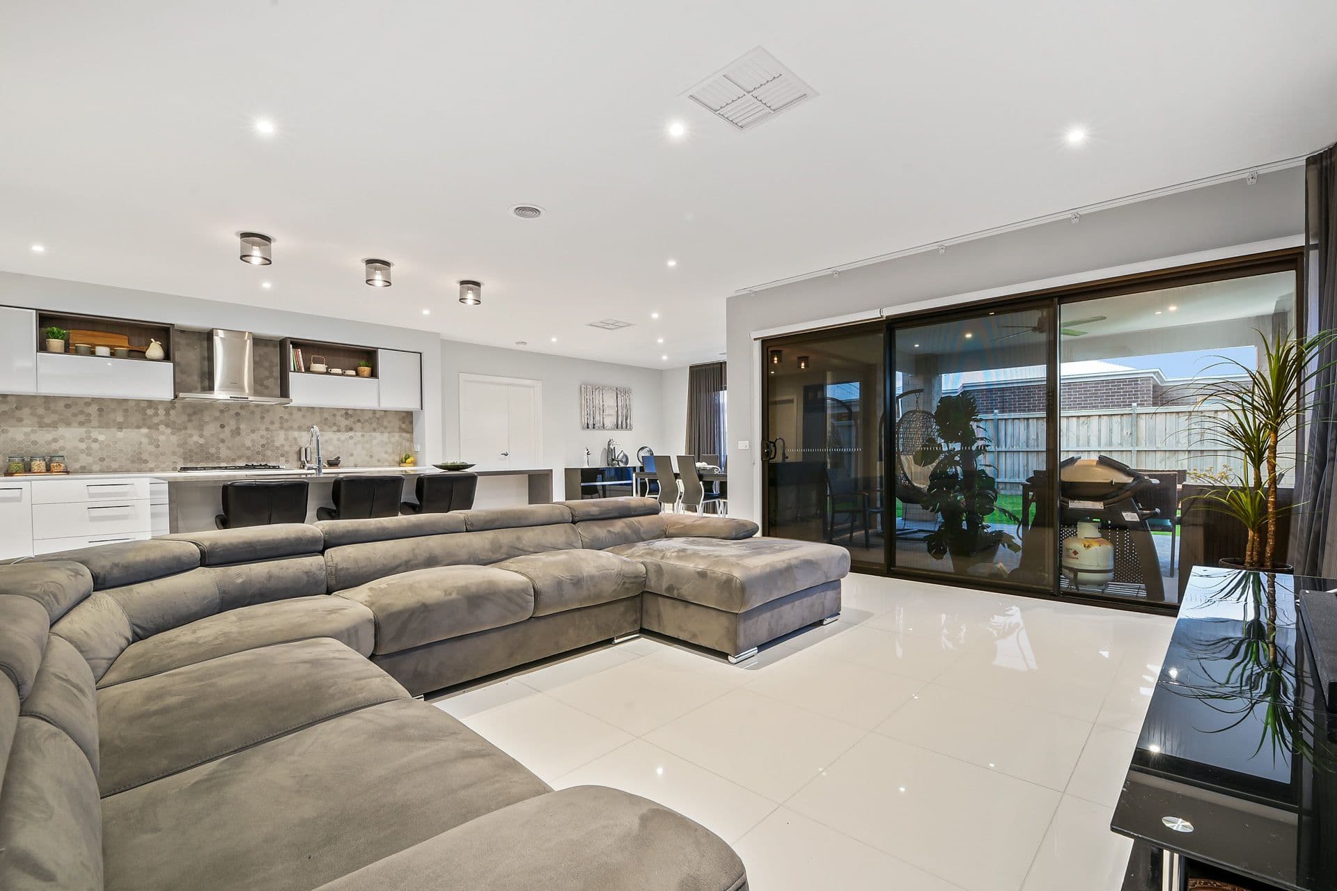227 Heather Grove, Clyde North VIC 3978, Clyde North - Thumbnail 8