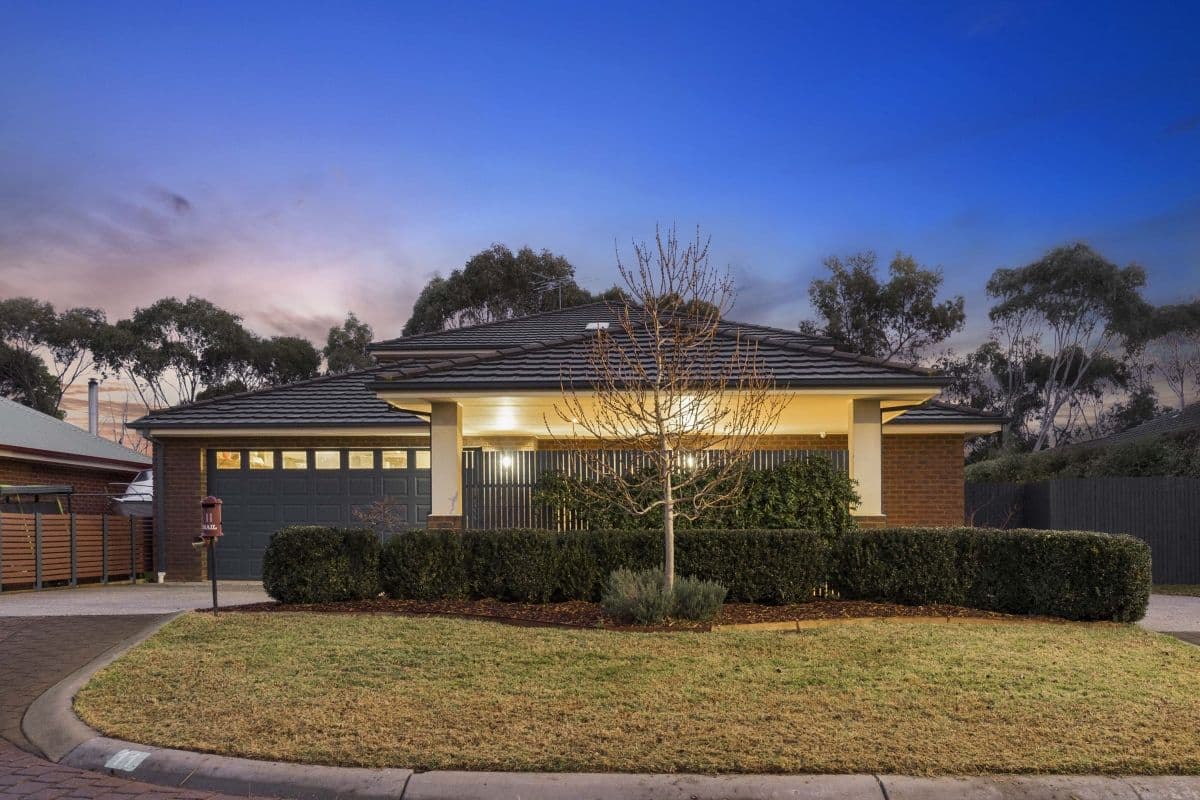 11 Dequin Court, Werribee VIC 3030, Werribee - Thumbnail 2