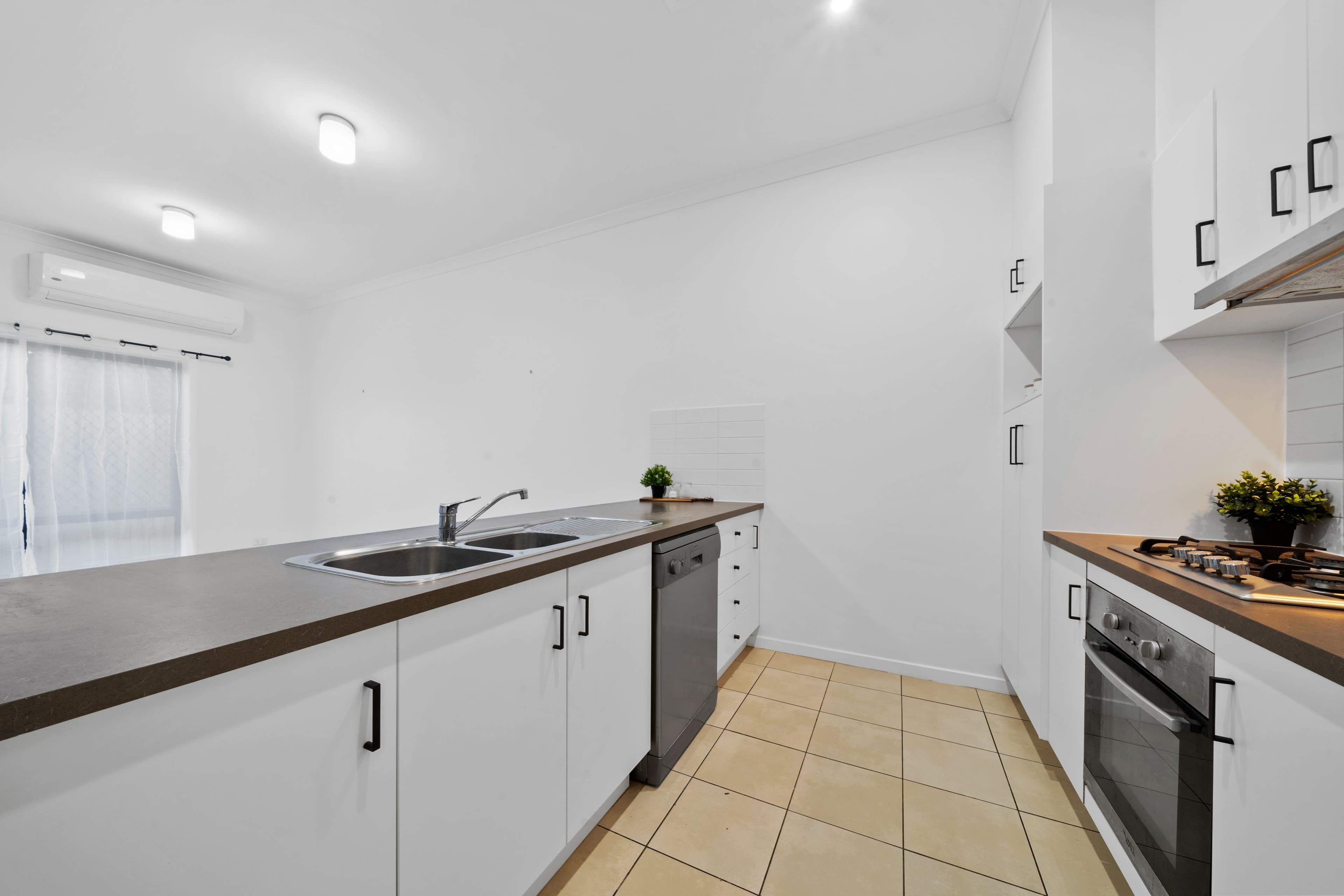 27 Orlando Drive, Holmview QLD 4207, Holmview - Thumbnail 4