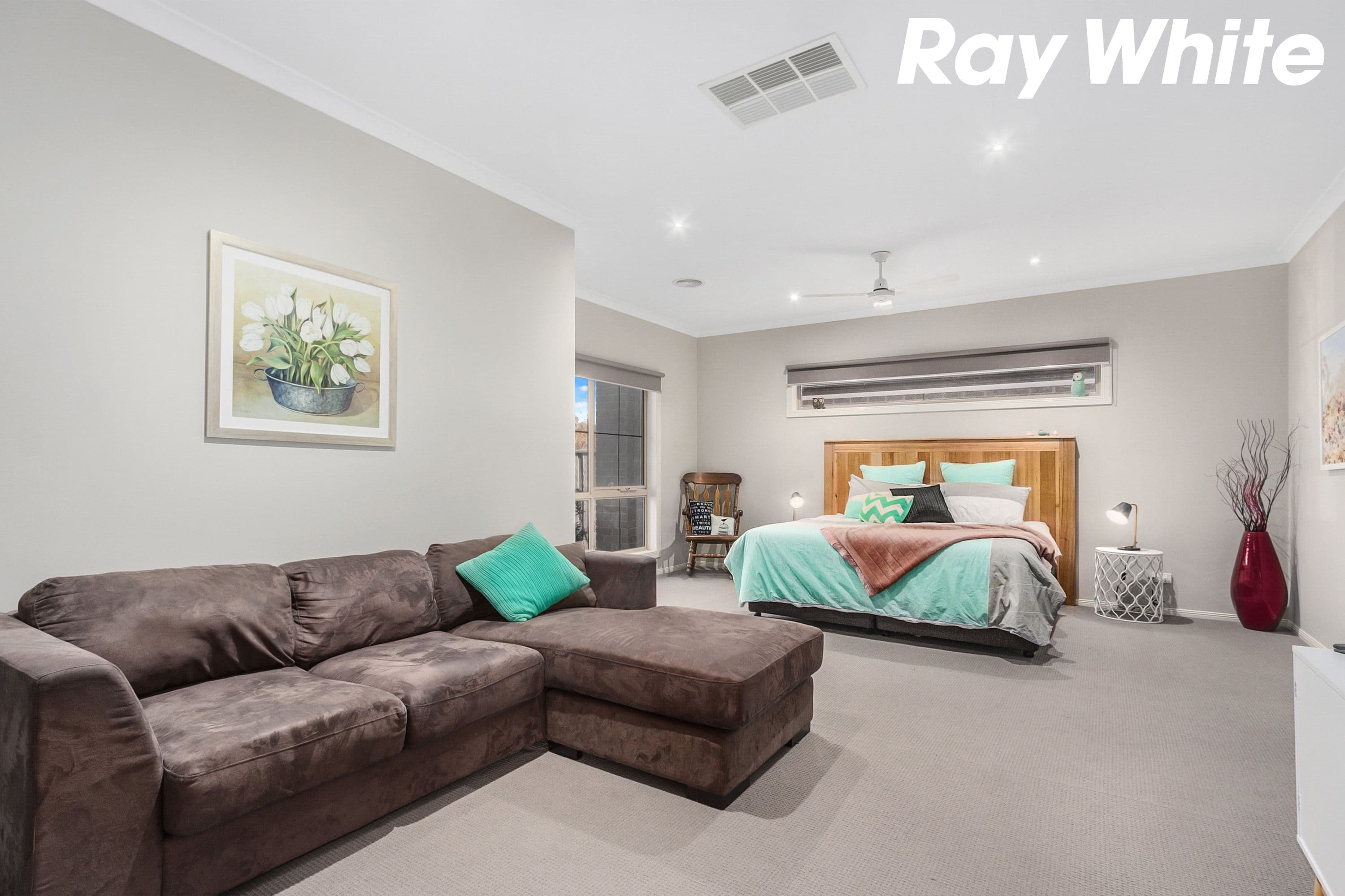 5 Whiteley Way, Pakenham VIC 3810, Pakenham - Thumbnail 3