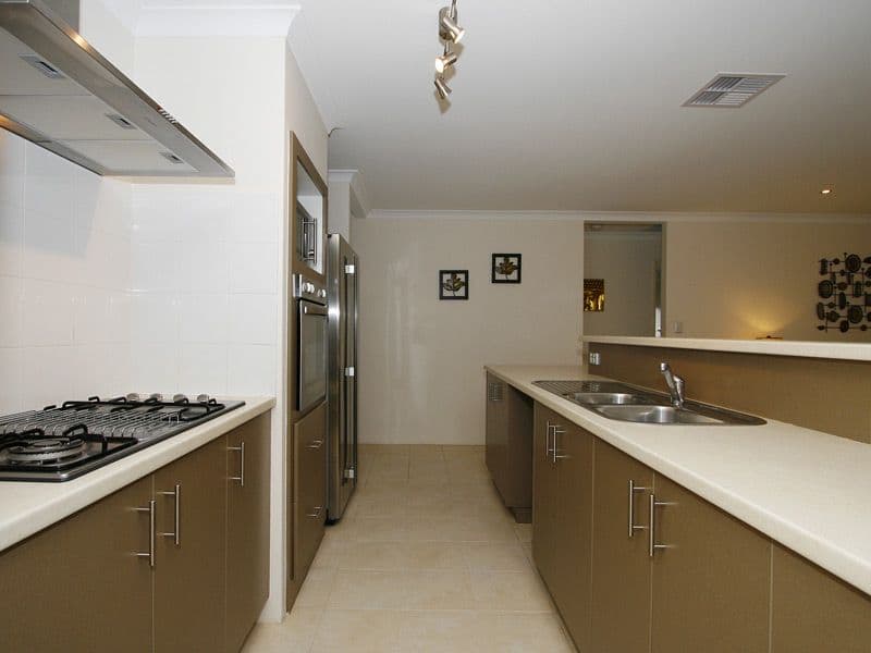8 Stills Avenue, HARRISDALE WA 6112, Harrisdale - Thumbnail 2