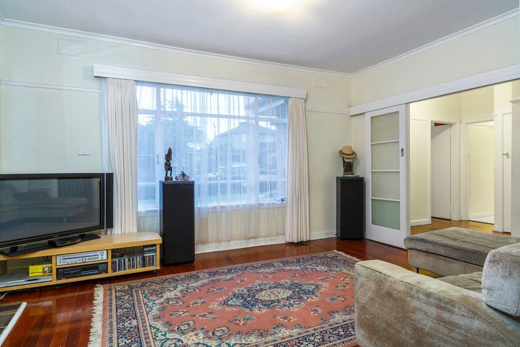 83 Stockdale Avenue, BENTLEIGH EAST VIC 3165, Bentleigh East - Thumbnail 2