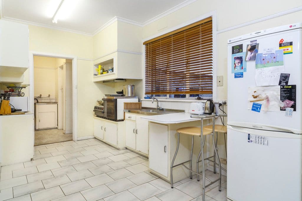 83 Stockdale Avenue, BENTLEIGH EAST VIC 3165, Bentleigh East - Thumbnail 5