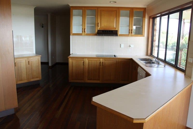 60 Booth Avenue, TANNUM SANDS QLD 4680, Tannum Sands - Thumbnail 4