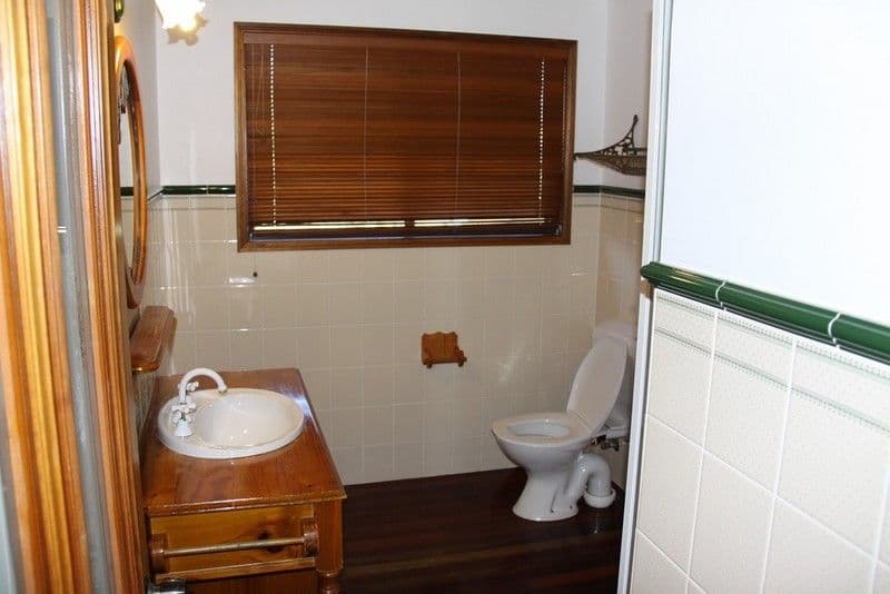 60 Booth Avenue, TANNUM SANDS QLD 4680, Tannum Sands - Thumbnail 5