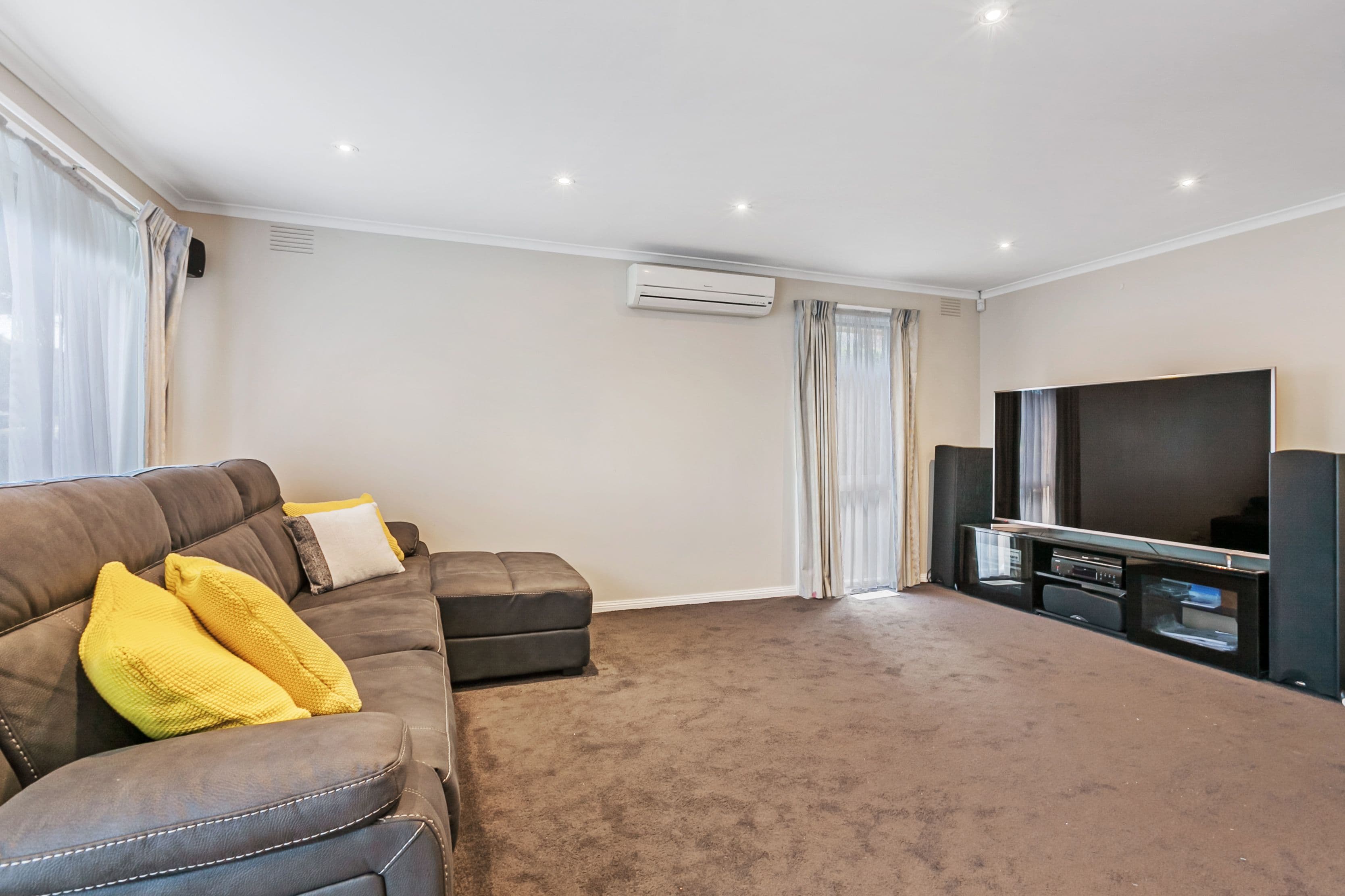 2 Mockridge Drive, Mill Park VIC 3082, Mill Park - Thumbnail 5
