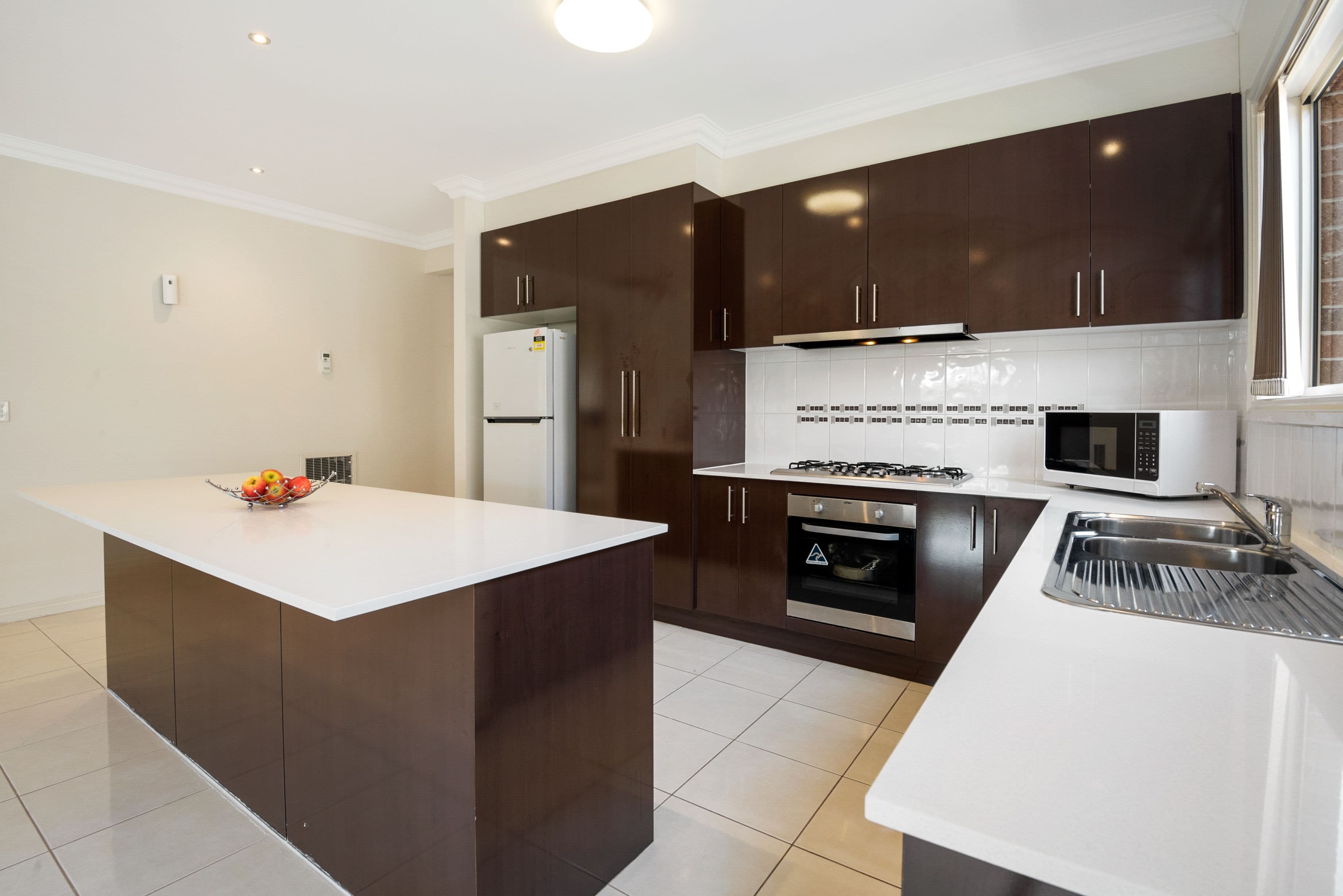 4 Pardalote Close, South Morang VIC 3752, South Morang - Thumbnail 2