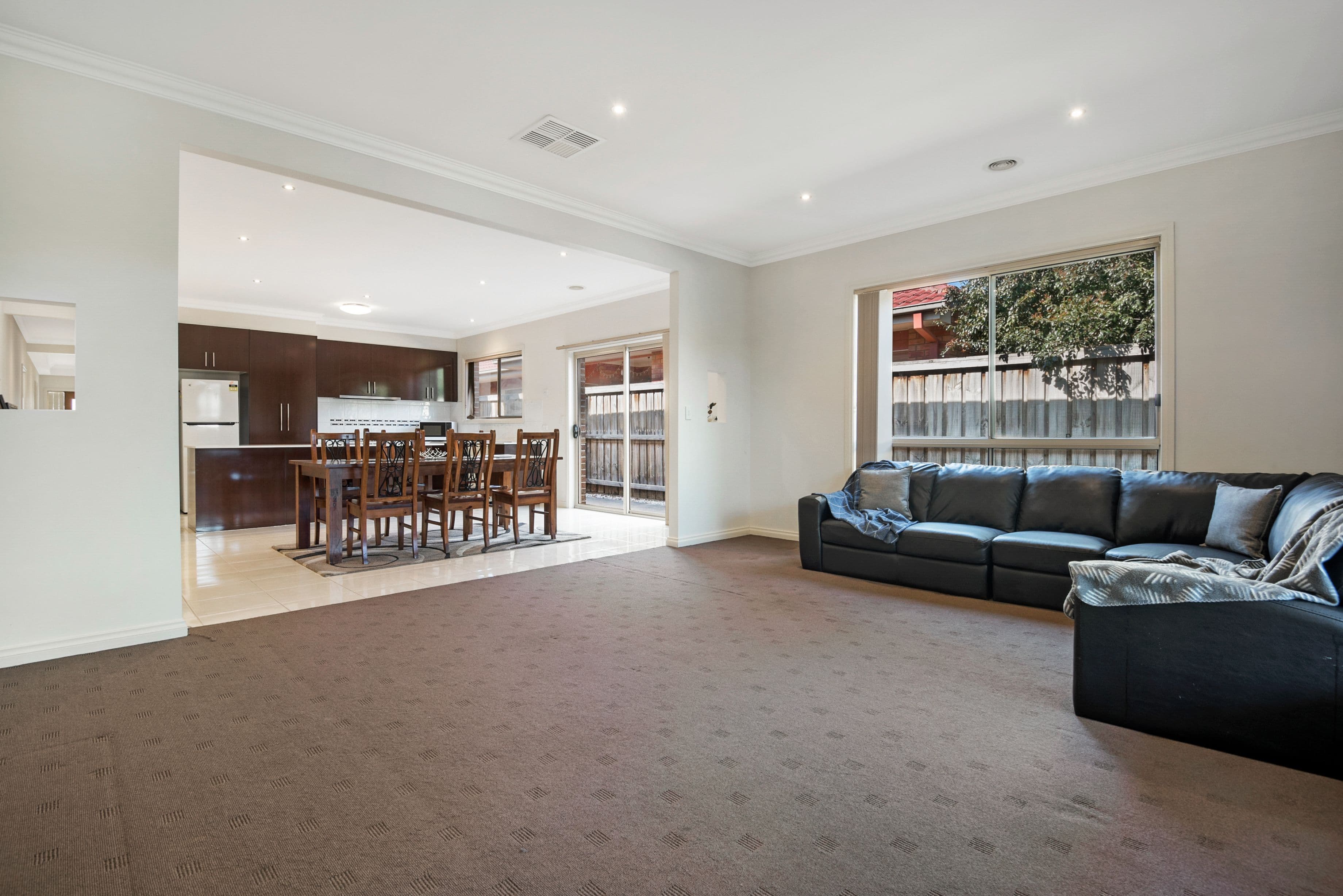 4 Pardalote Close, South Morang VIC 3752, South Morang - Thumbnail 3