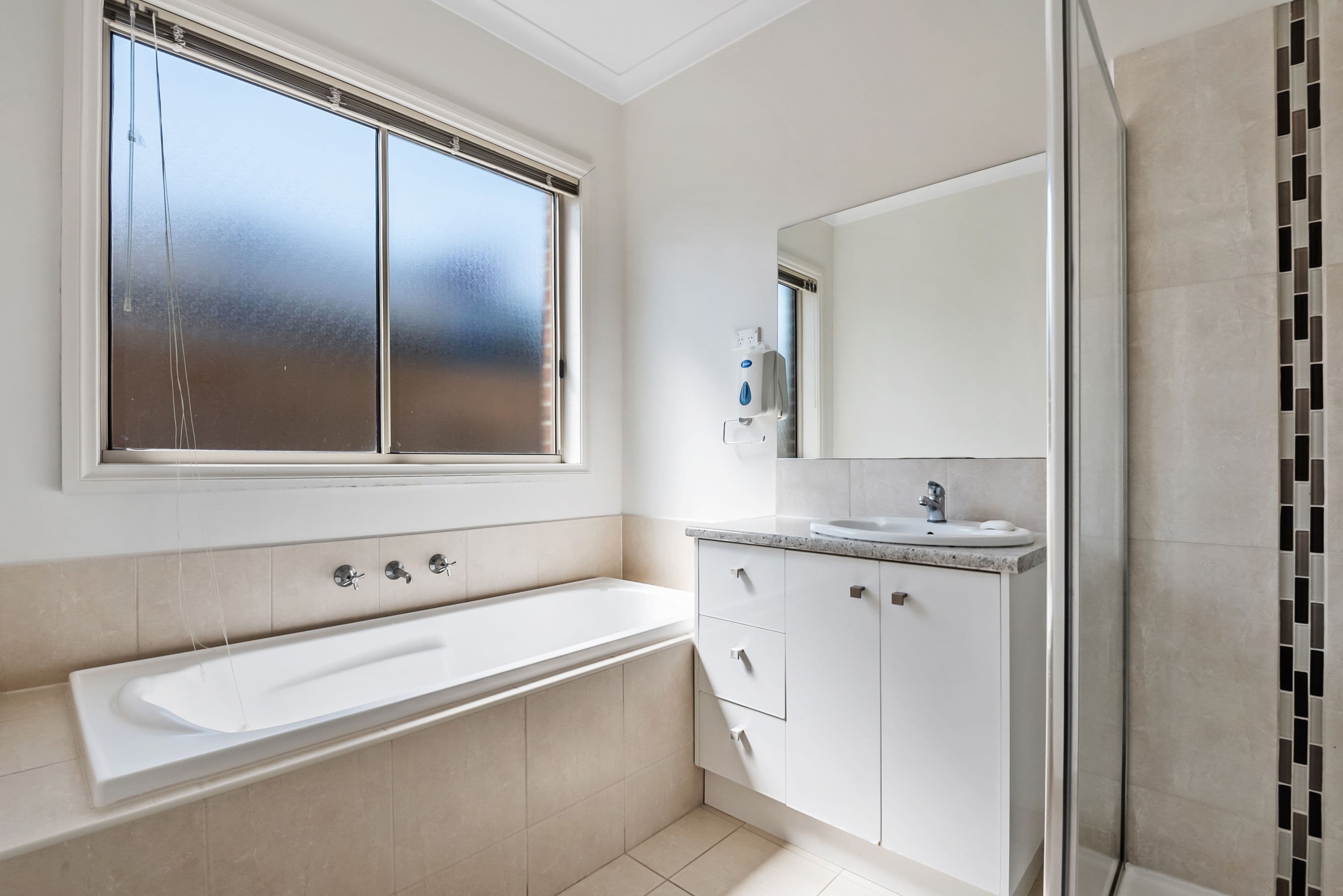 4 Pardalote Close, South Morang VIC 3752, South Morang - Thumbnail 5