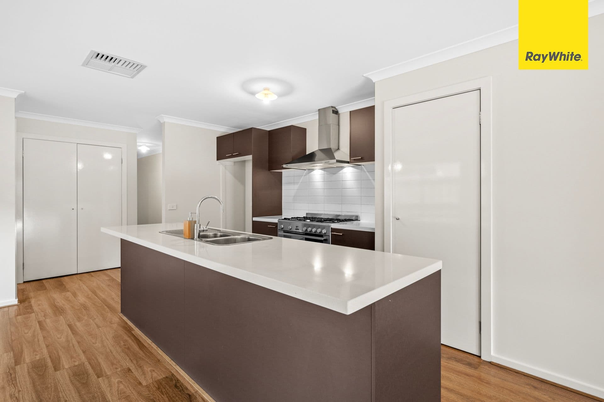 28 Embleton Chase, WEIR VIEWS VIC 3338, Weir Views - Thumbnail 5