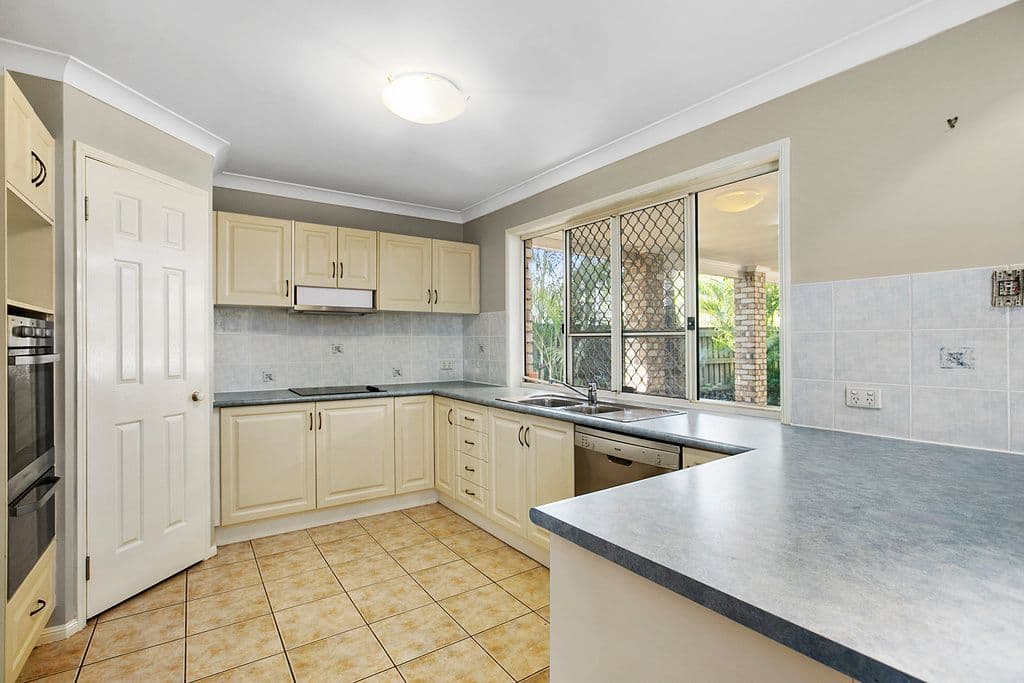 8 Ridgeview Street, Carindale QLD 4152, Carindale - Thumbnail 4