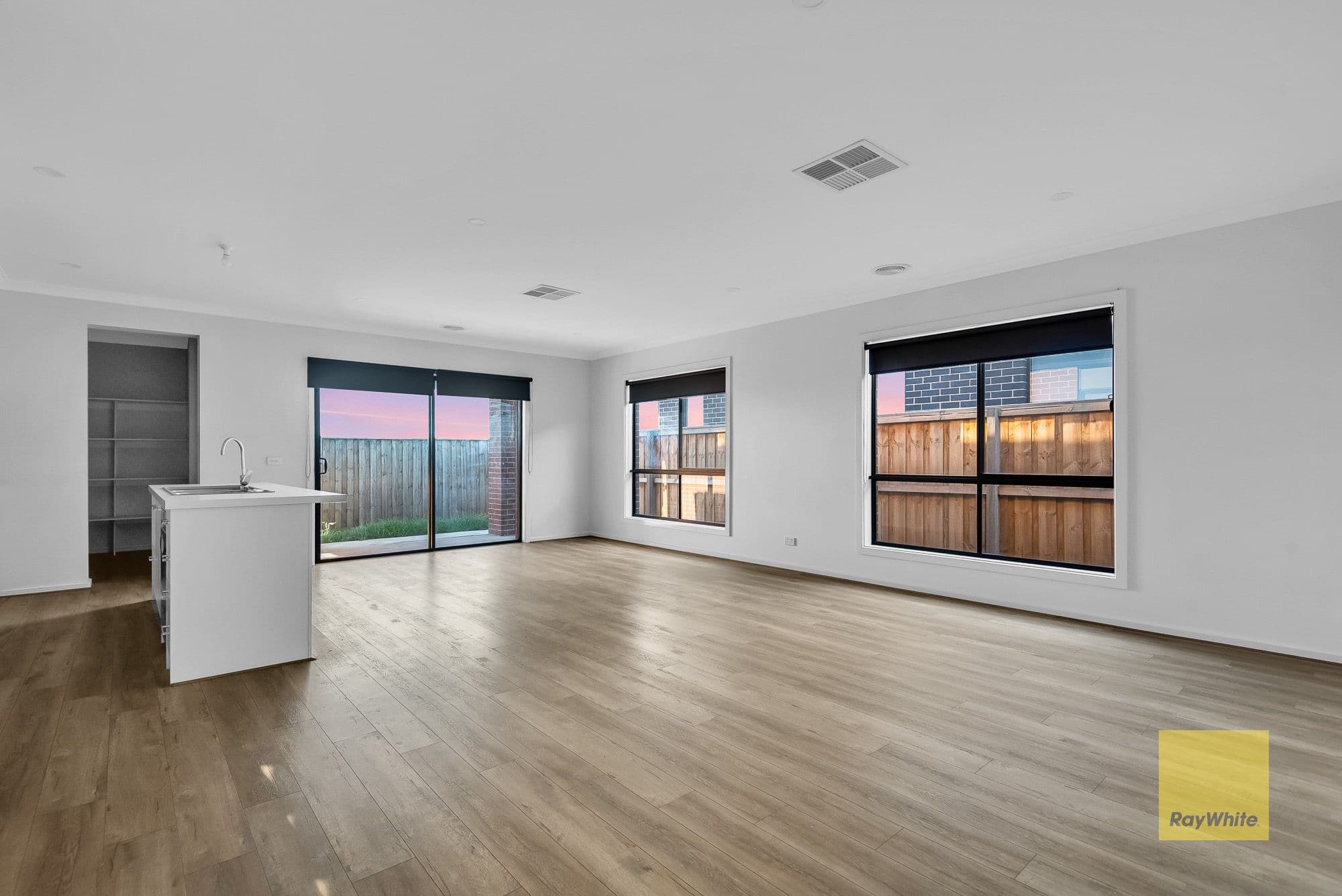 9 Sorbus Street, Tarneit VIC 3029, Tarneit - Thumbnail 5