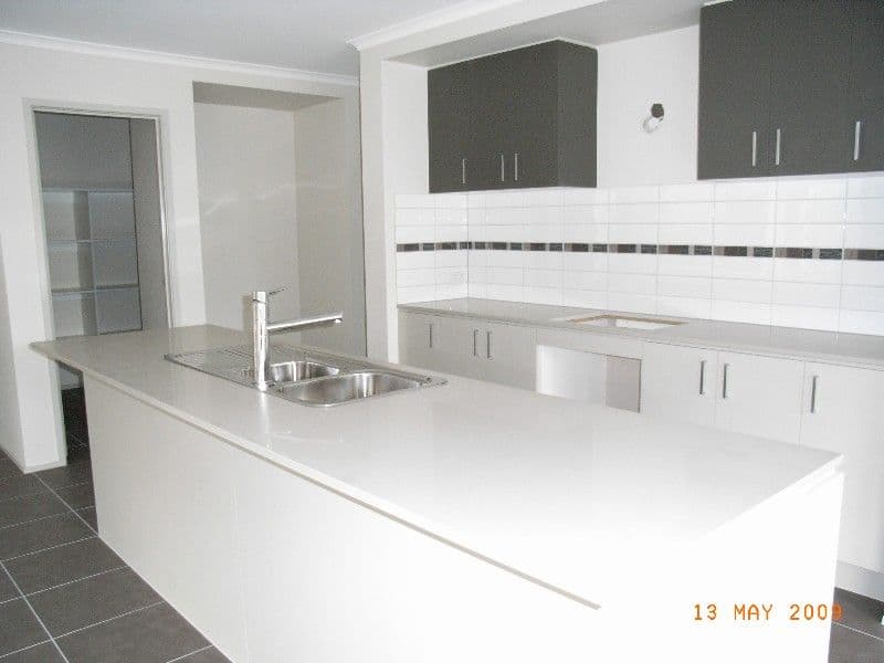 15 Kanuka Circuit, CAROLINE SPRINGS VIC 3023, Caroline Springs - Thumbnail 5