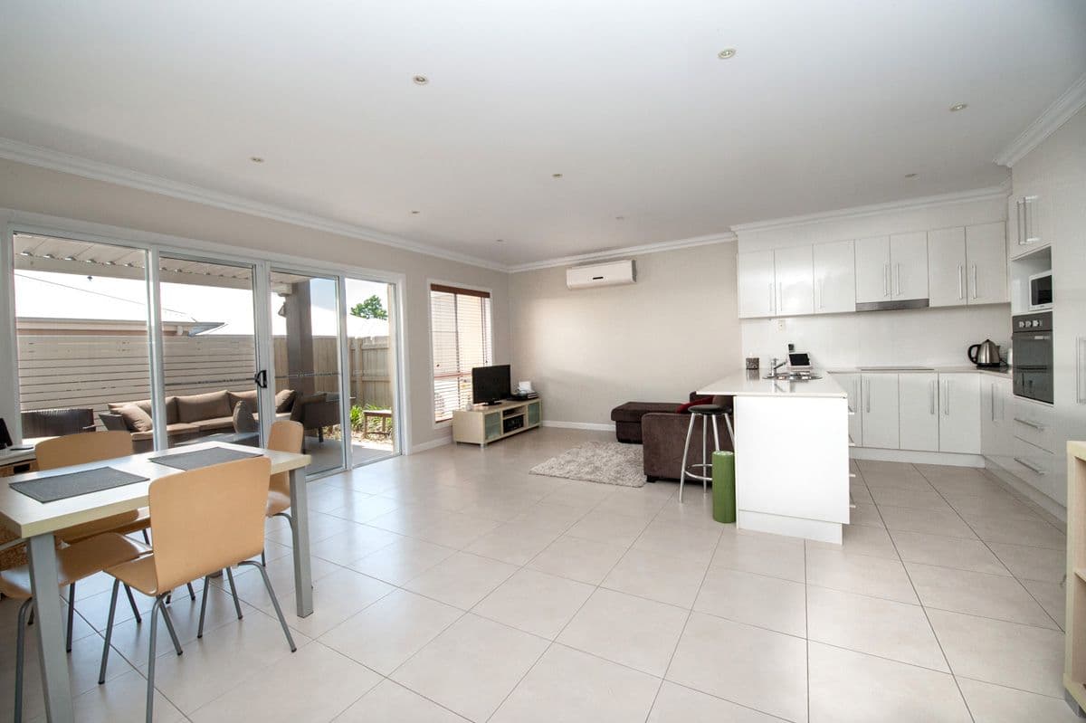 245A Mackenzie Street, CENTENARY HEIGHTS QLD 4350, Centenary Heights - Thumbnail 2