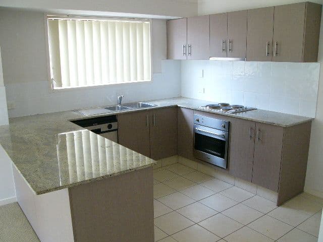 11 Lexey Crescent, WAKERLEY QLD 4154, Wakerley - Thumbnail 2