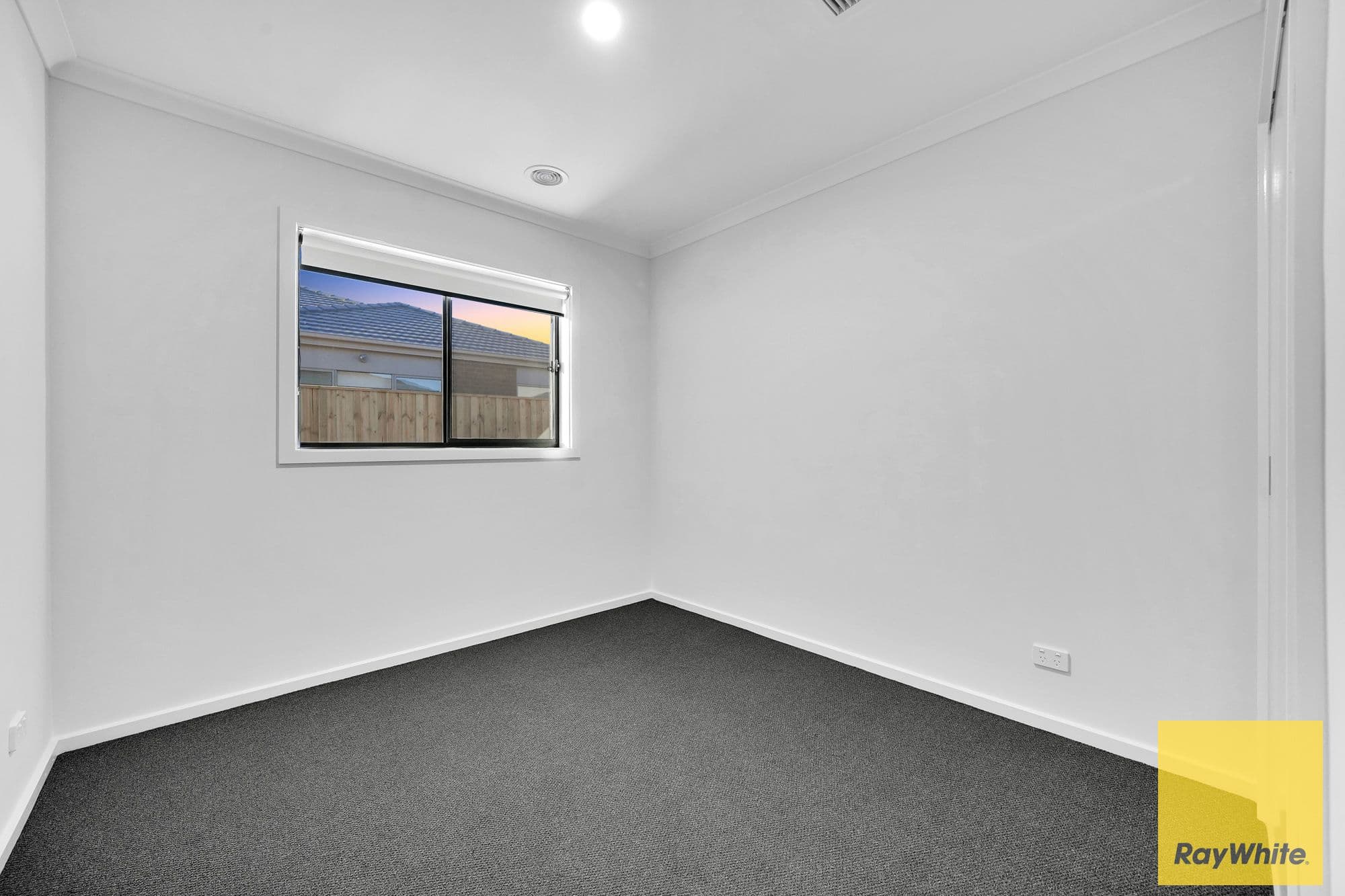 16 Trondheim Street, Rockbank VIC 3335, Rockbank - Thumbnail 4