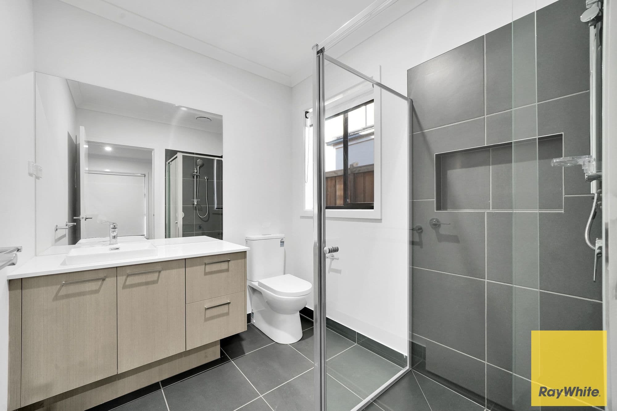 16 Trondheim Street, Rockbank VIC 3335, Rockbank - Thumbnail 5