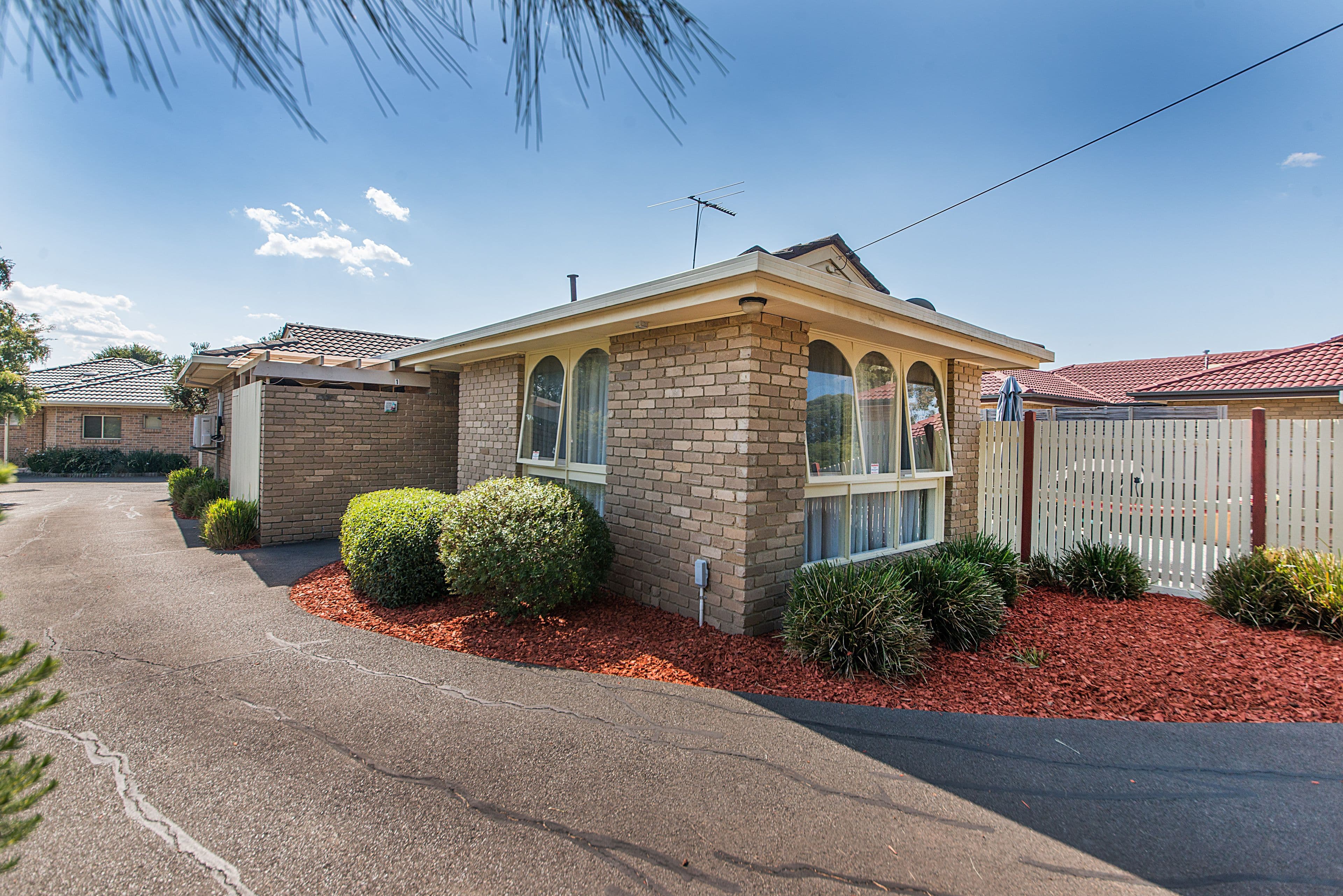 37 Farnham Road, Bayswater VIC 3153, Bayswater - Image 1