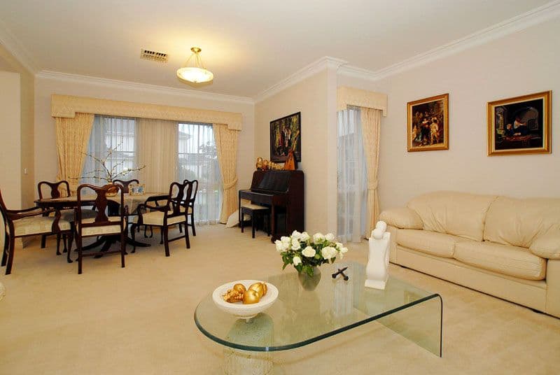 6 Janine Court, DONCASTER EAST VIC 3109, Doncaster East - Thumbnail 2