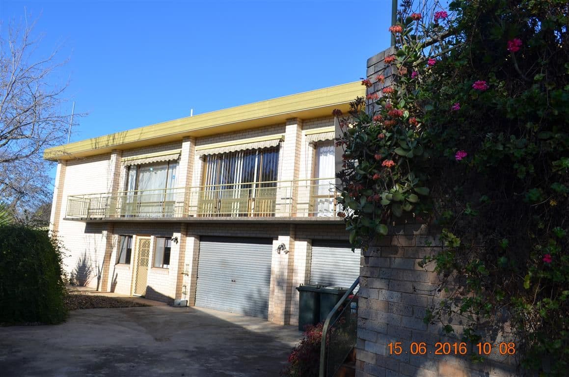 204 Wynyard Street, Tumut - Thumbnail 2