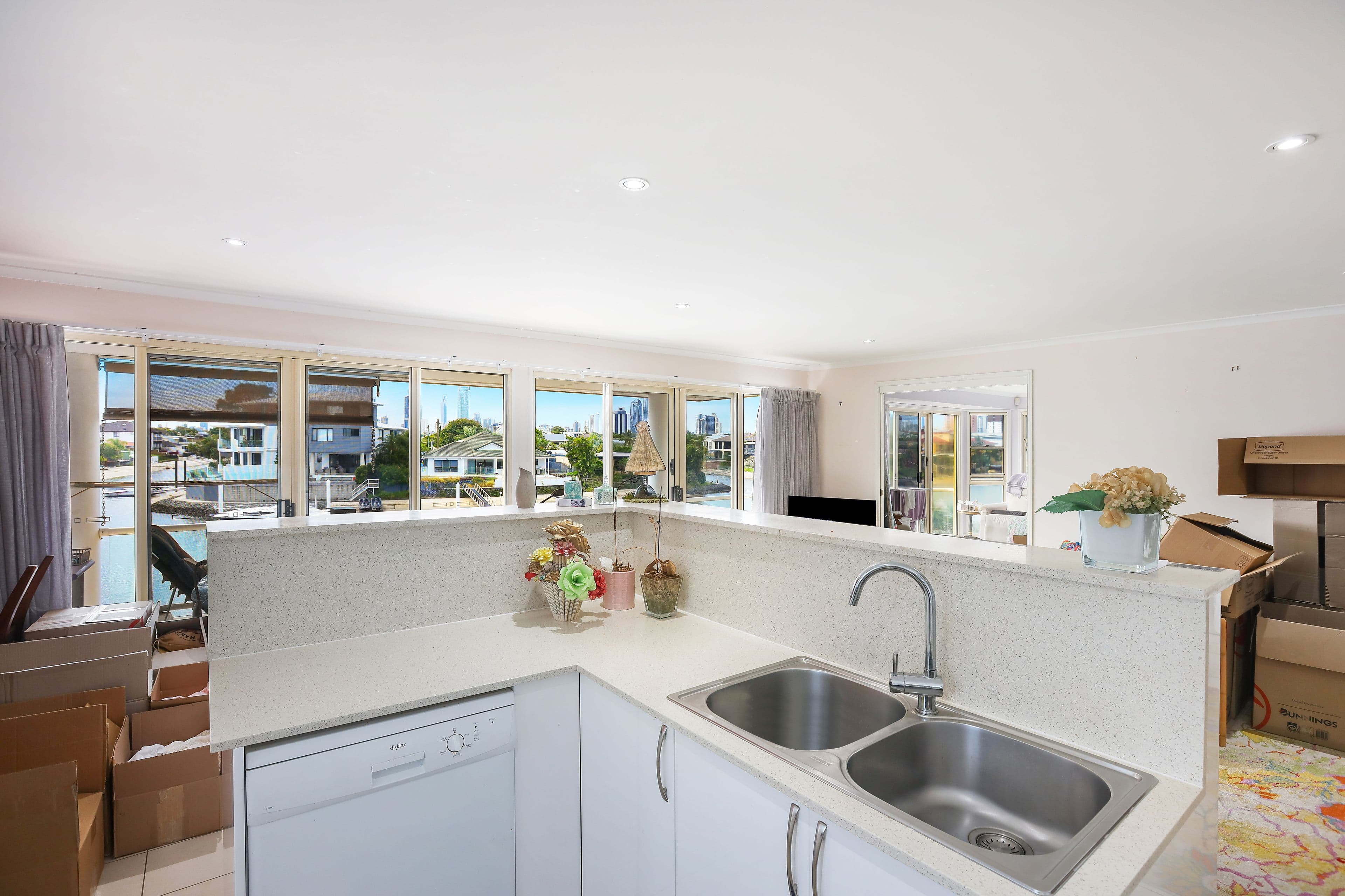 16 Crest View Key, Broadbeach Waters QLD 4218, Broadbeach Waters - Thumbnail 6