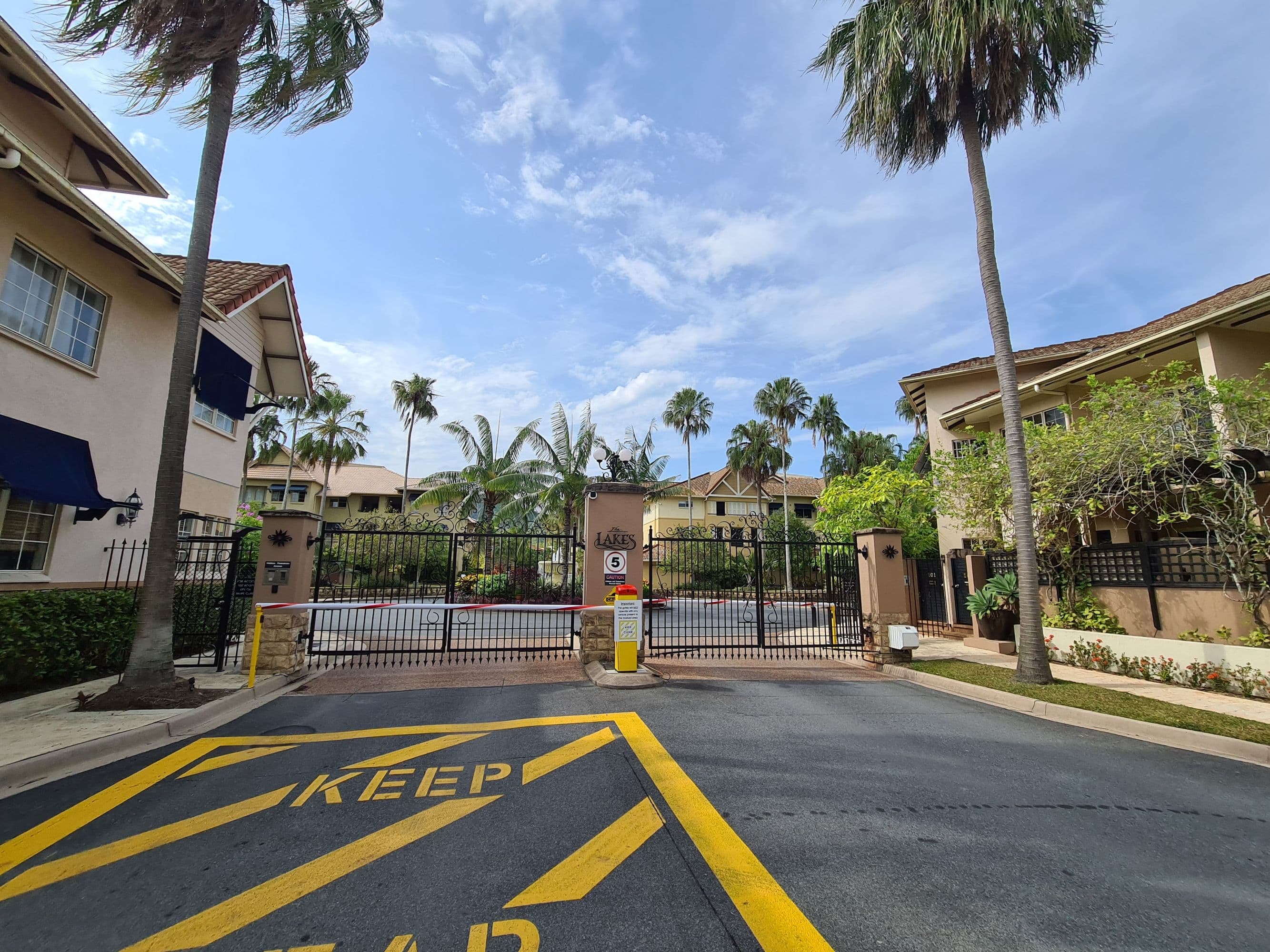 1619/2-10 Greenslopes Street, Cairns North - Thumbnail 2