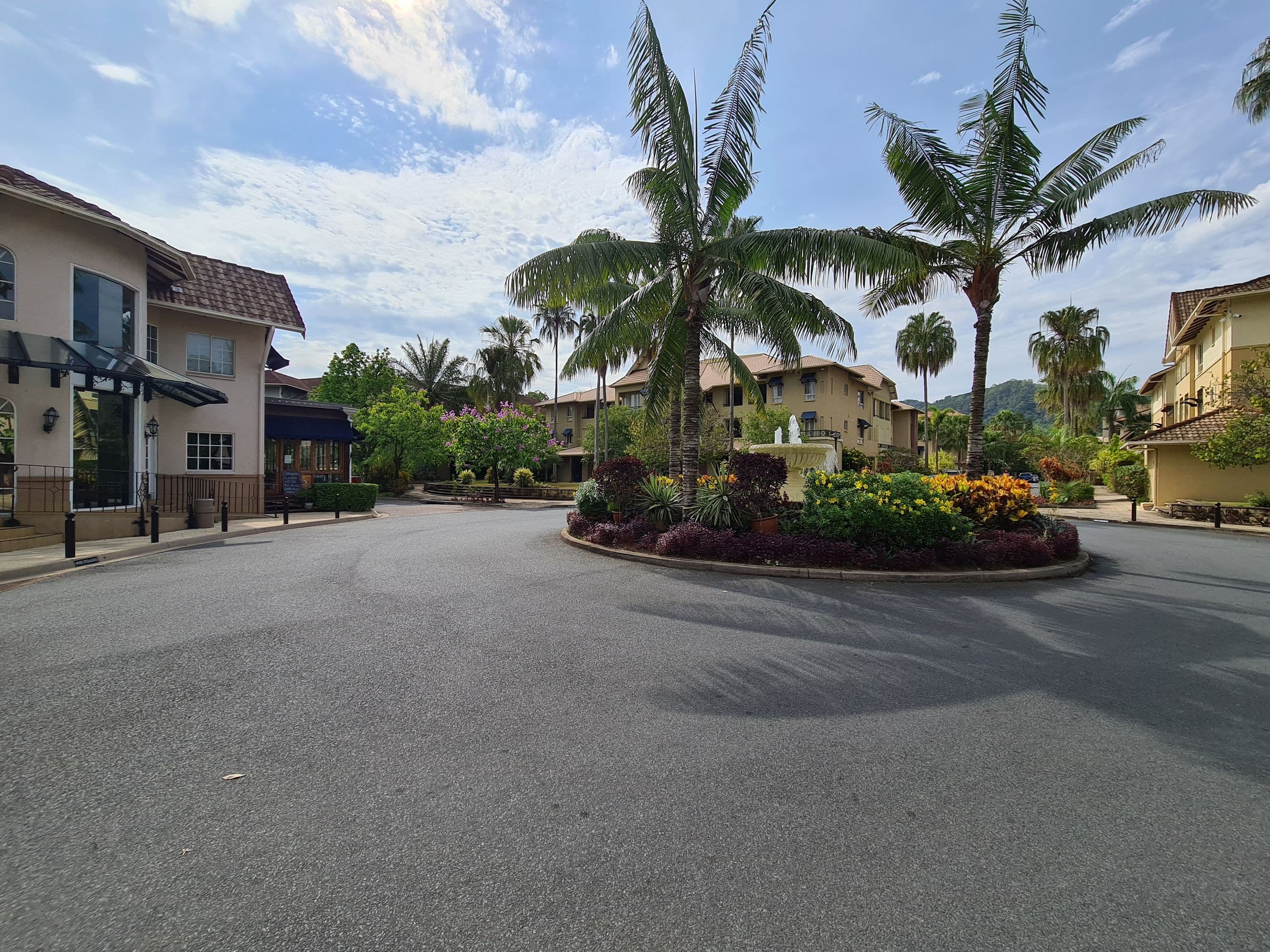 1619/2-10 Greenslopes Street, Cairns North - Thumbnail 3