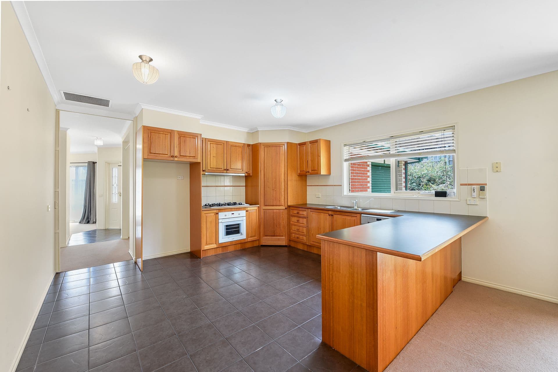 11 Clendon Street, Berwick VIC 3806, Berwick - Thumbnail 4