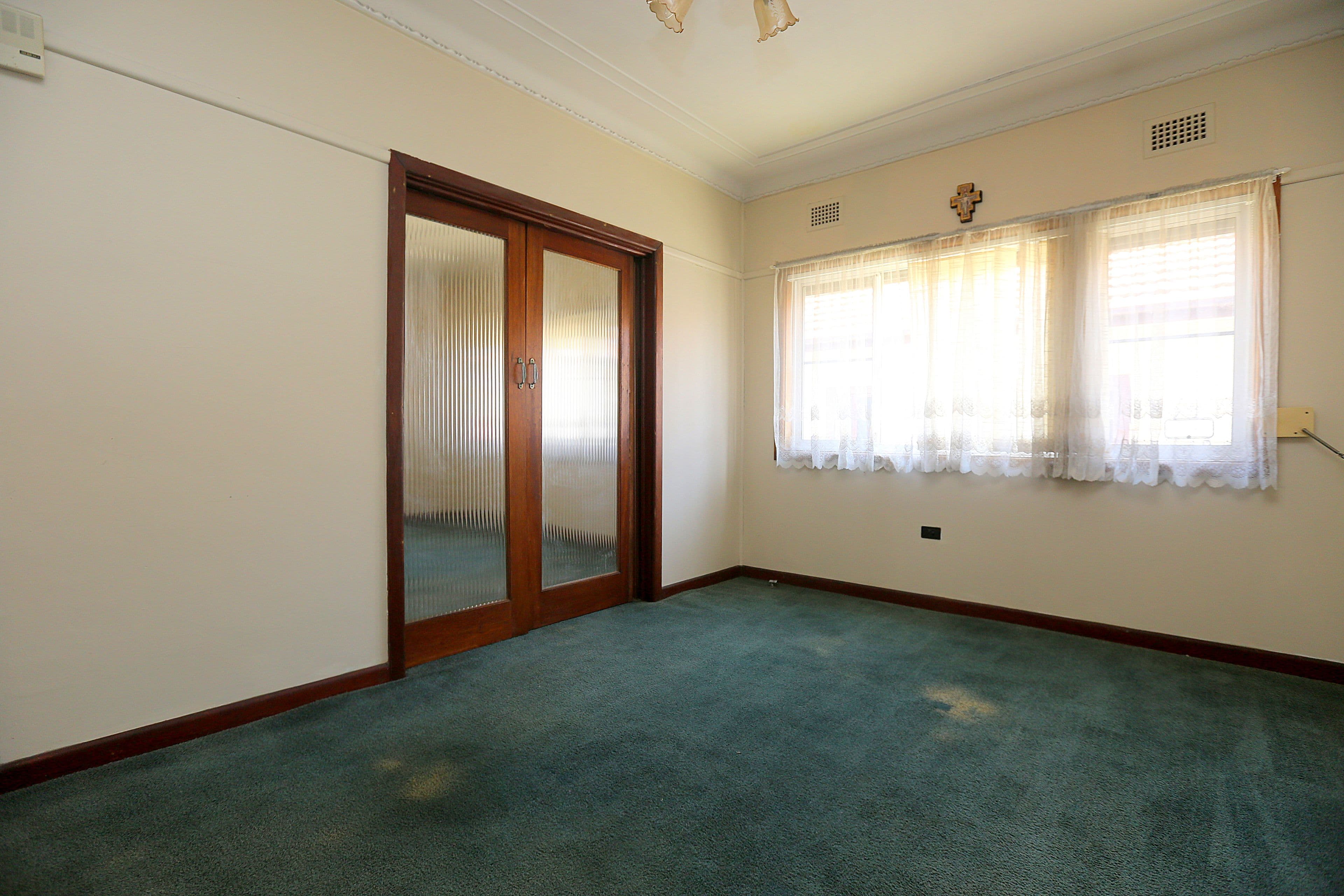 6 Elizabeth Crescent, Yagoona - Thumbnail 2