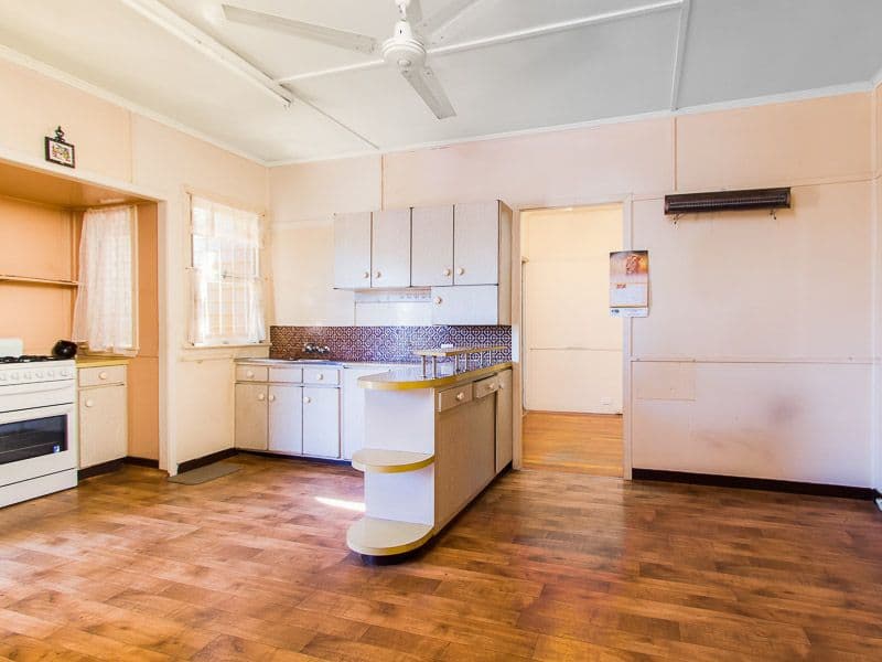 116 Edinburgh Castle Road, WAVELL HEIGHTS QLD 4012, Wavell Heights - Thumbnail 2