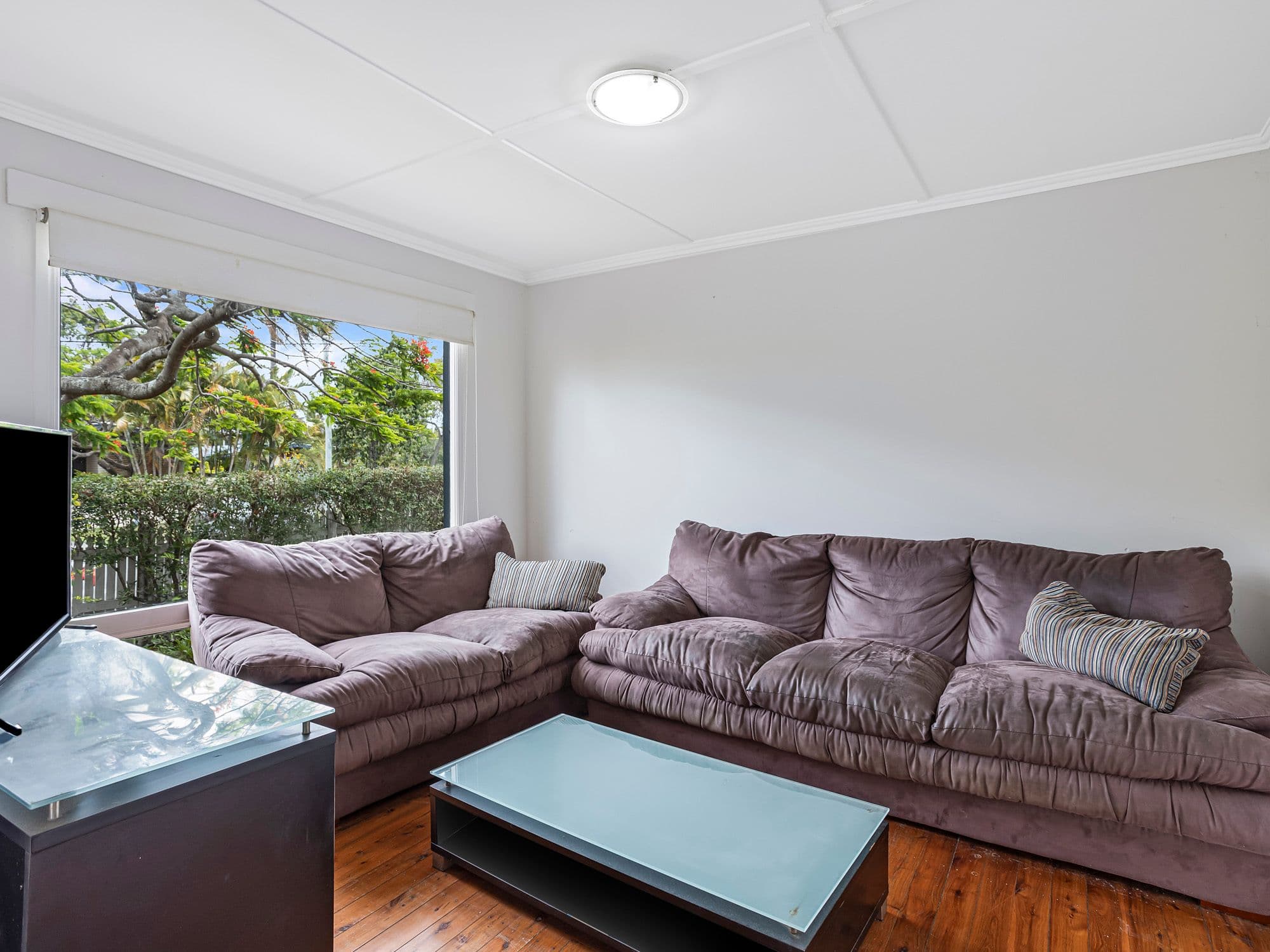 61 Kindra Avenue, Southport QLD 4215, Southport - Thumbnail 3