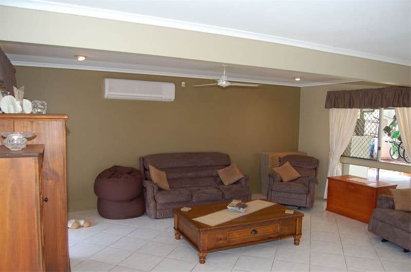 211   Bumstead Road, CRESTMEAD QLD 4132, Crestmead - Thumbnail 3