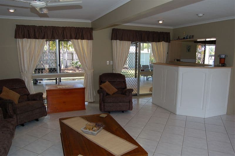 211   Bumstead Road, CRESTMEAD QLD 4132, Crestmead - Thumbnail 4