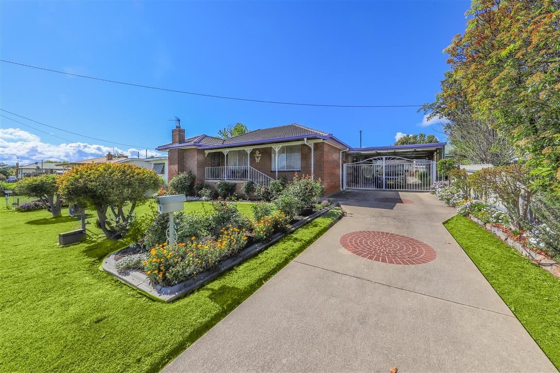 6 Colwell Street, Tumut NSW 2720, Tumut - Thumbnail 2