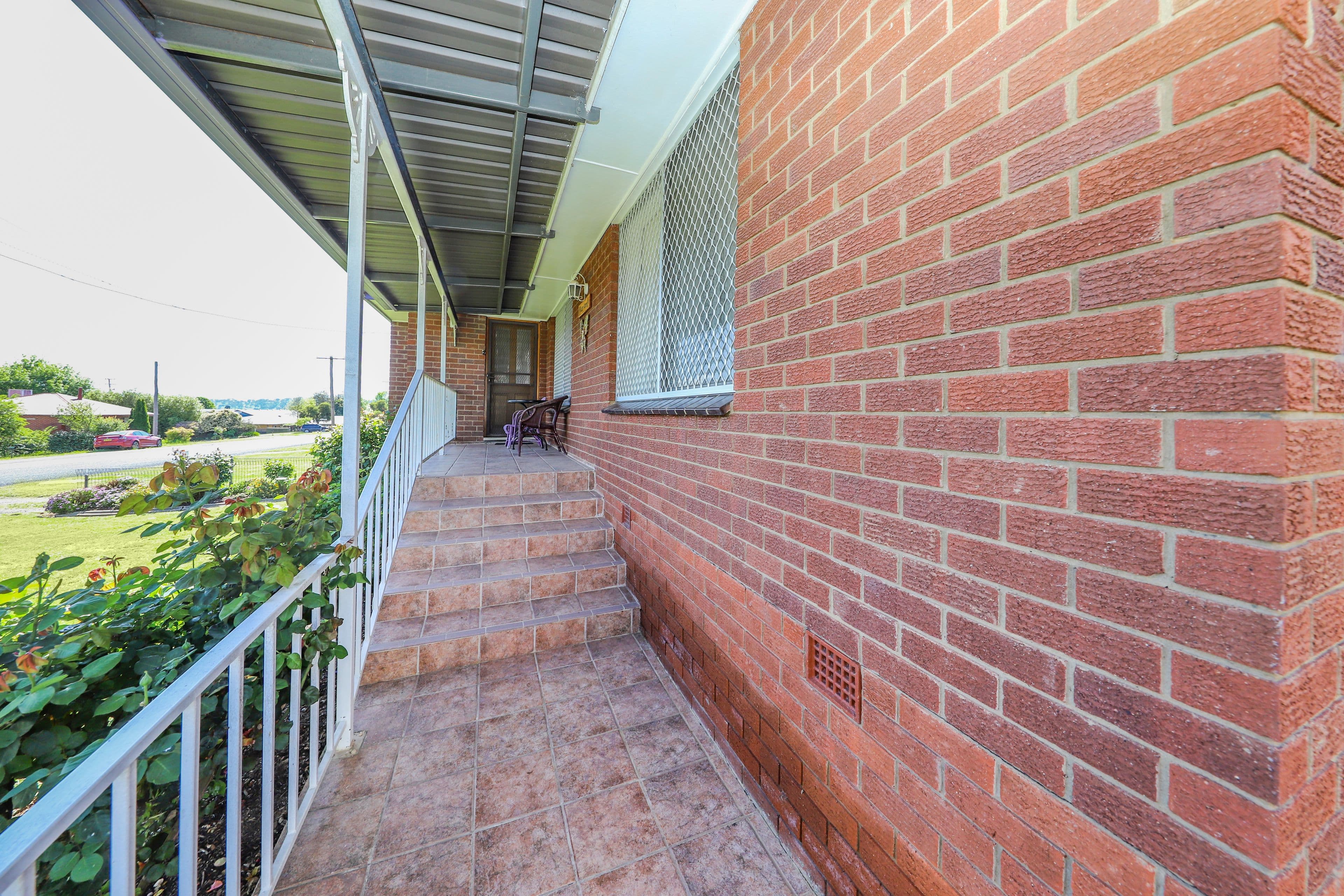6 Colwell Street, Tumut NSW 2720, Tumut - Thumbnail 4