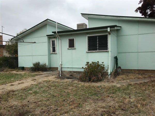 15 Centenary Avenue, Cootamundra - Thumbnail 2